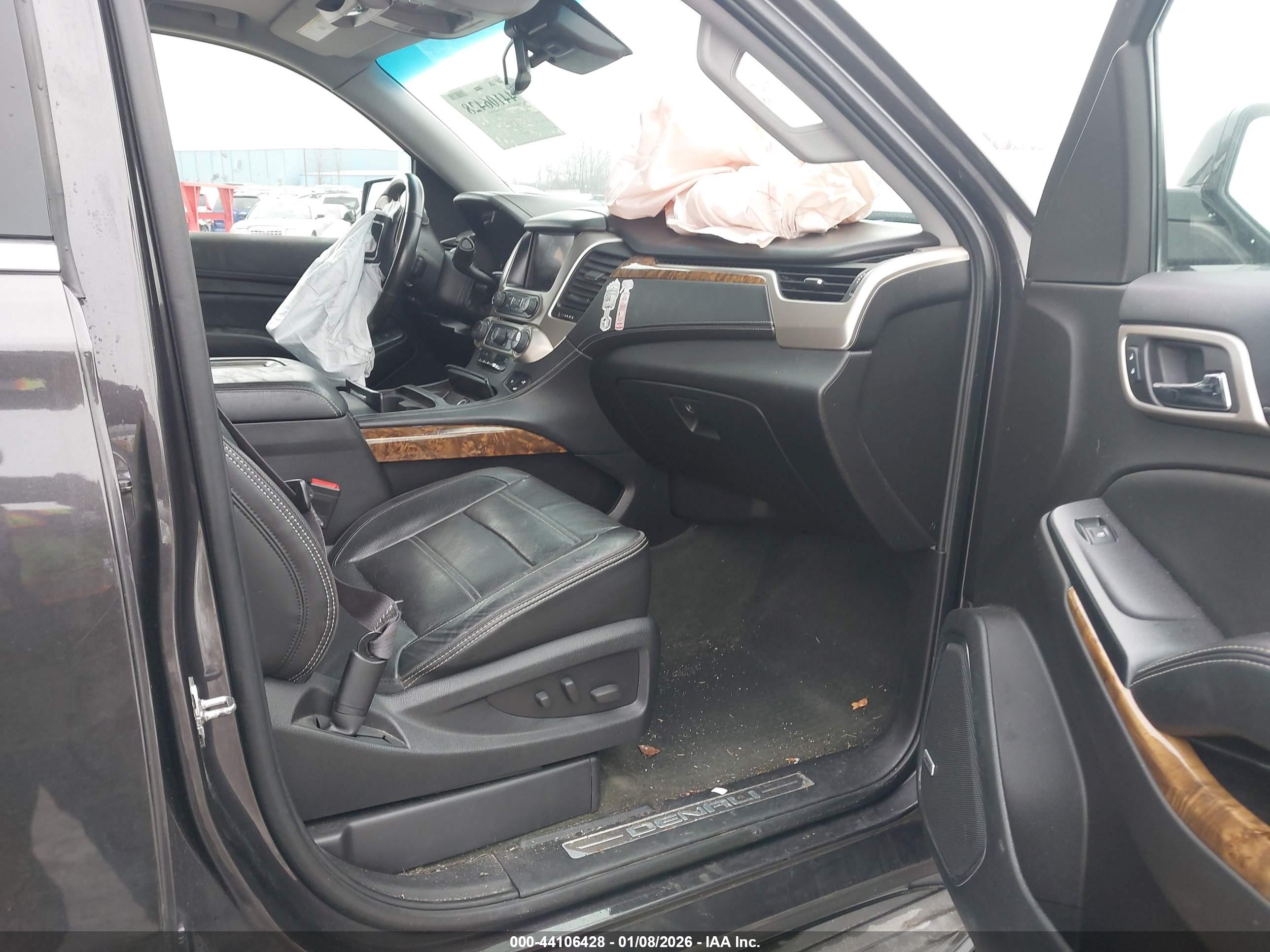 GMC YUKON image 5