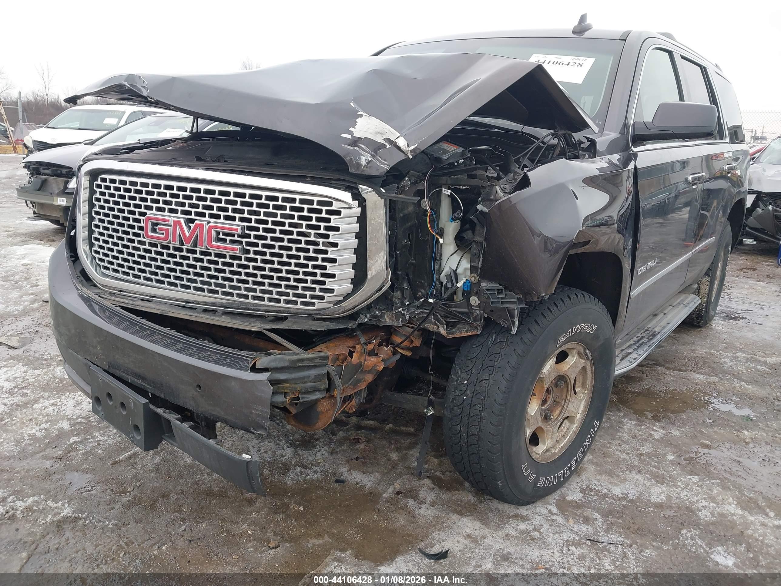 GMC YUKON image 6