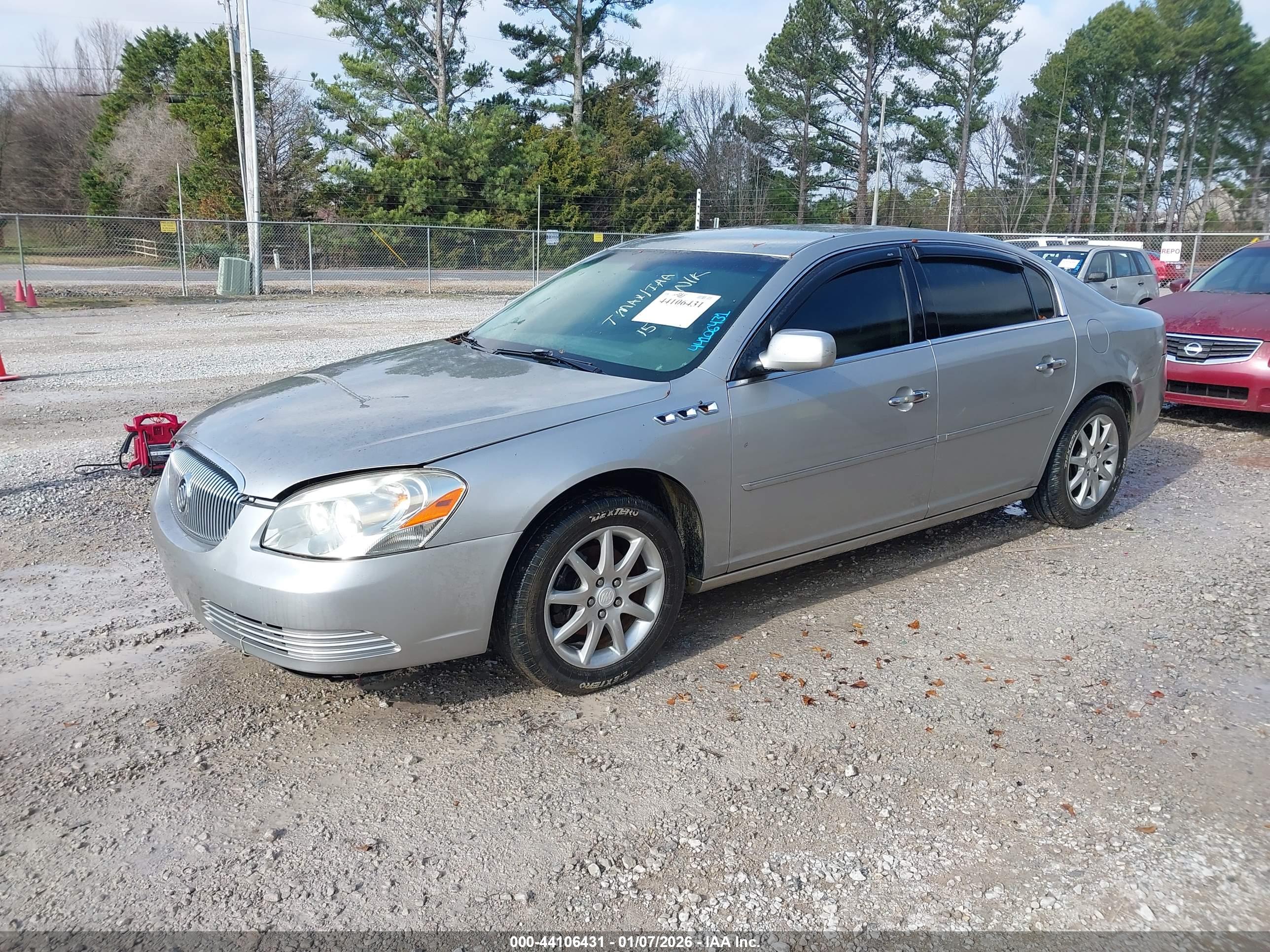 BUICK LUCERNE image 2