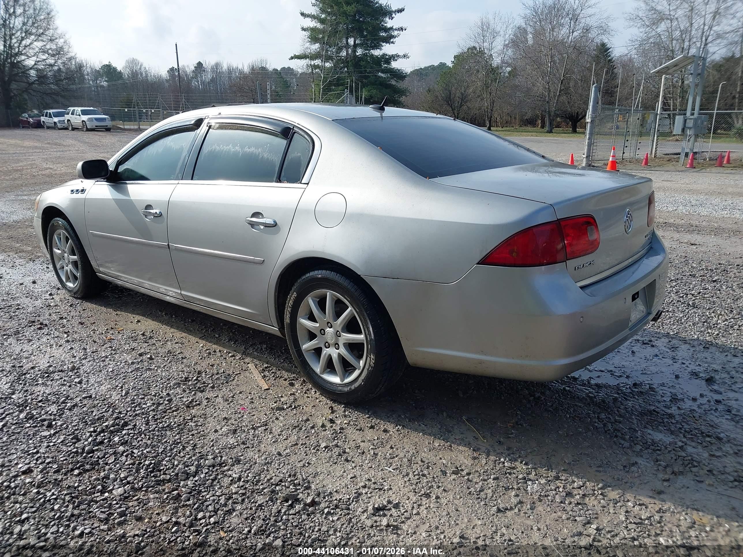 BUICK LUCERNE image 3