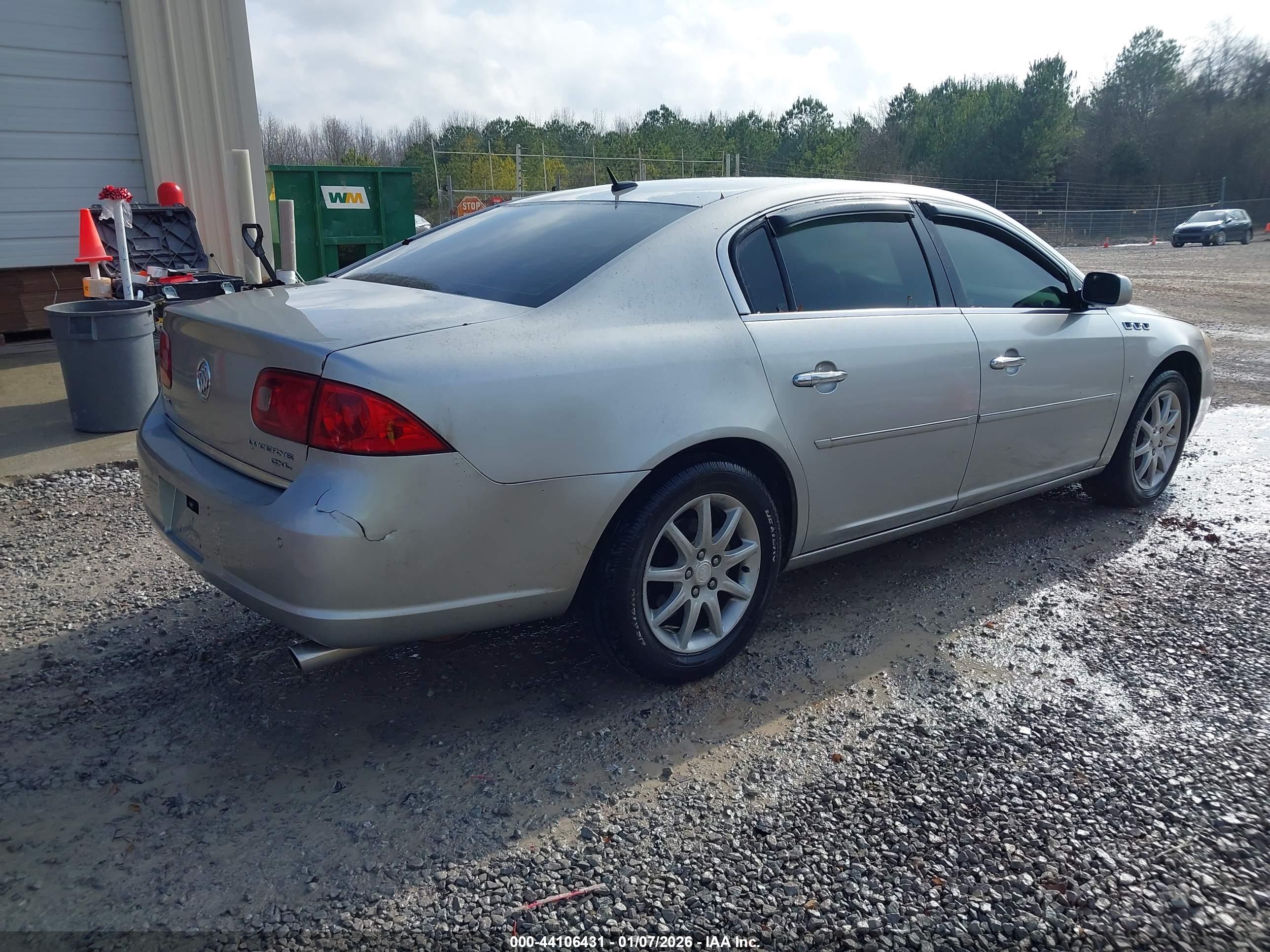 BUICK LUCERNE image 4