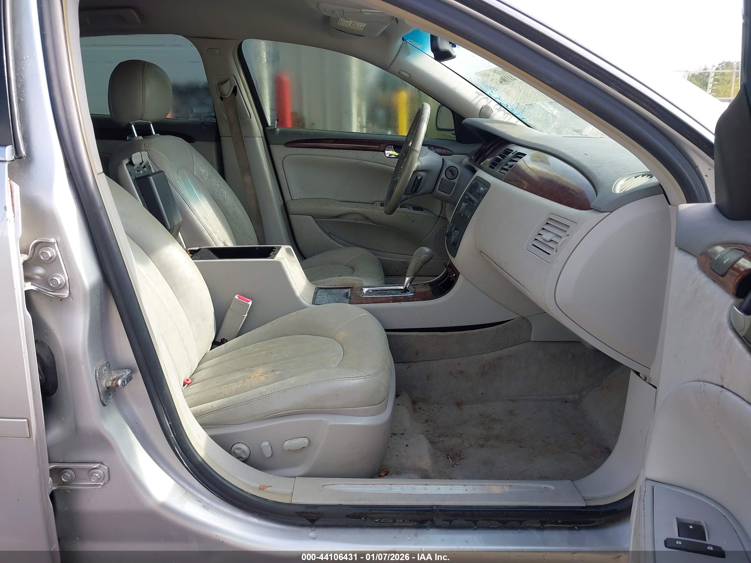 BUICK LUCERNE image 5