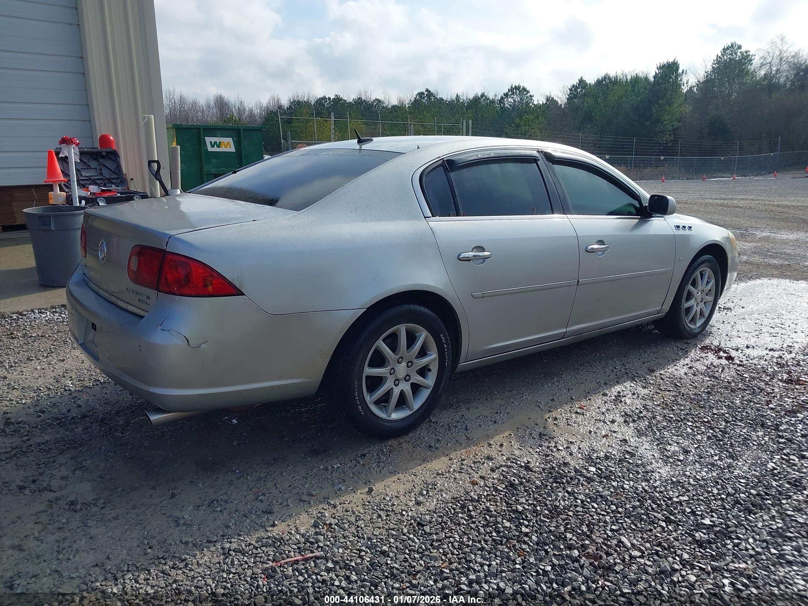 BUICK LUCERNE image 6