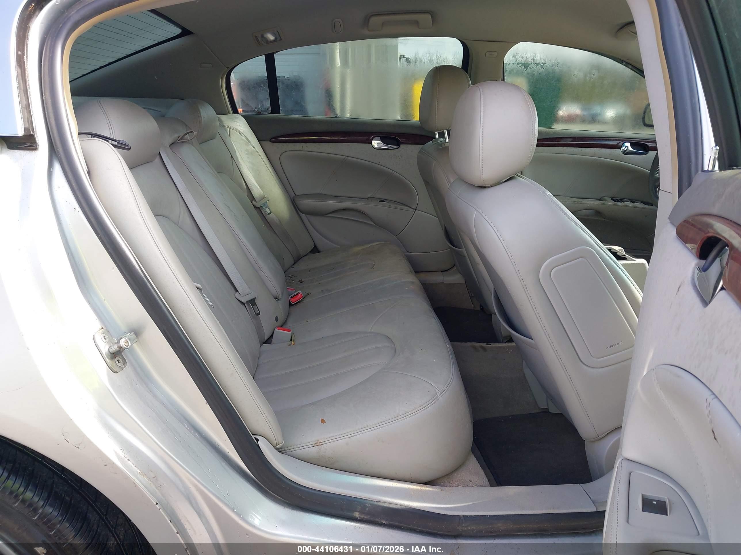 BUICK LUCERNE image 8