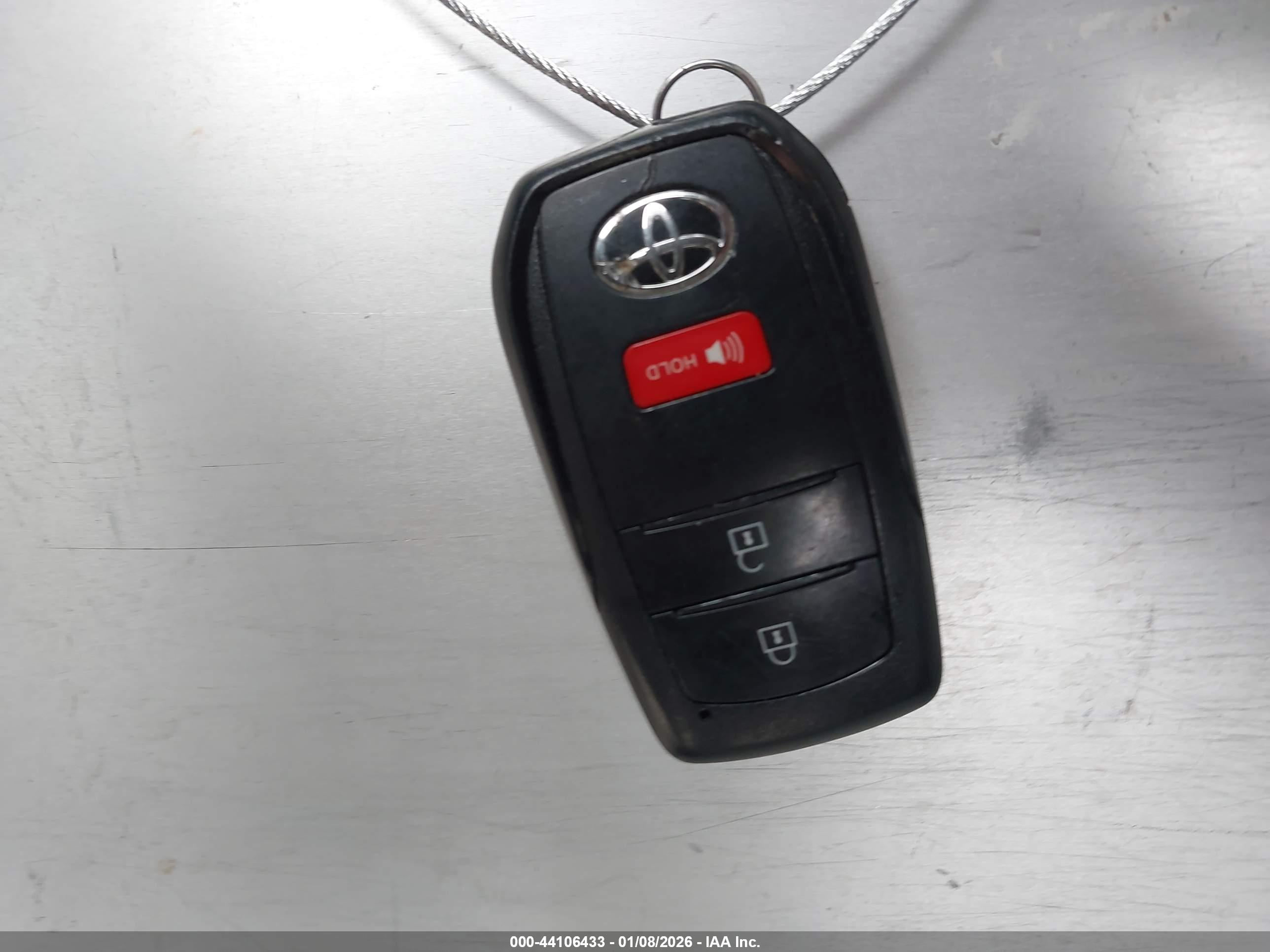 TOYOTA COROLLA image 11