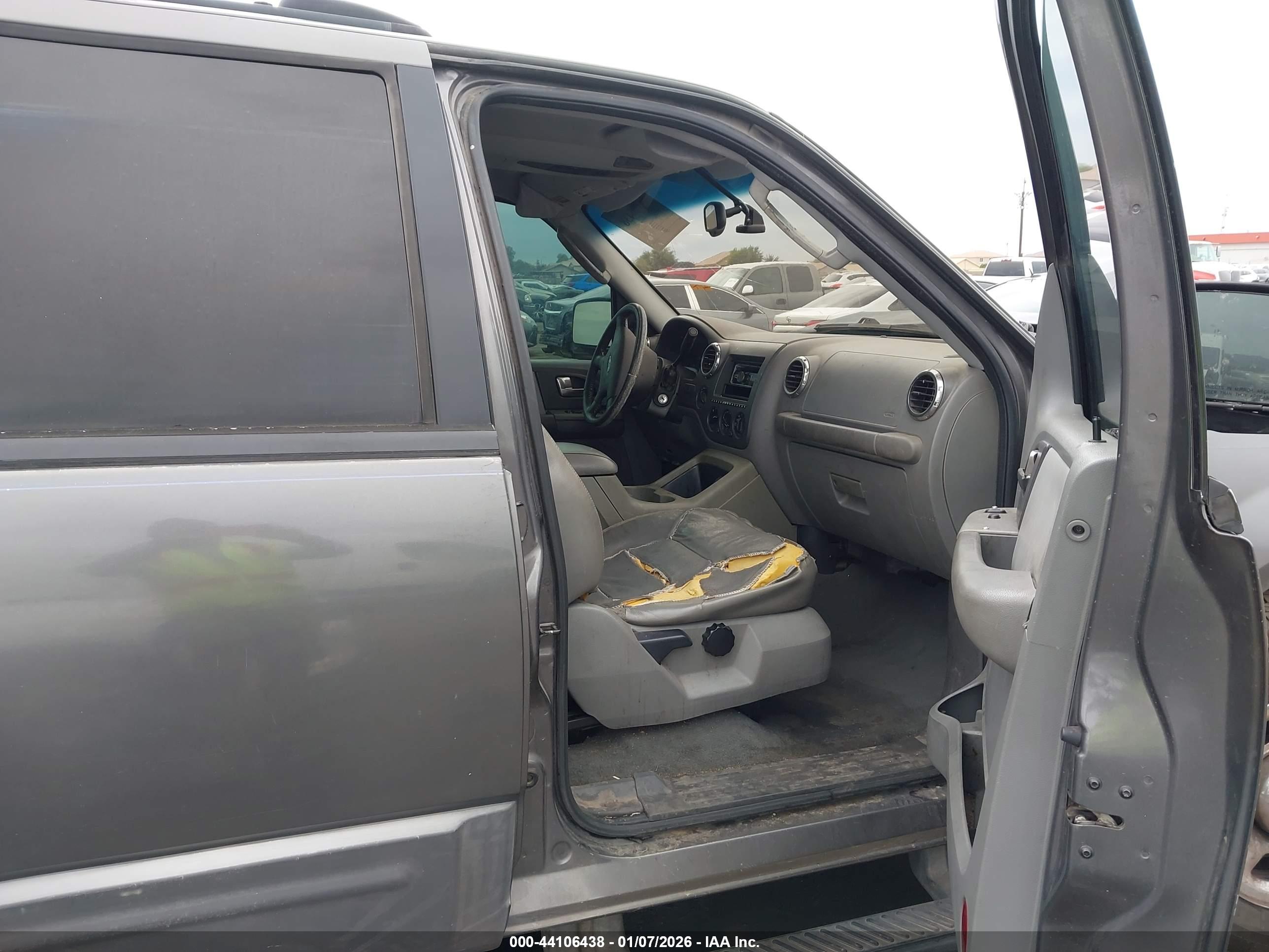 FORD EXPEDITION image 5