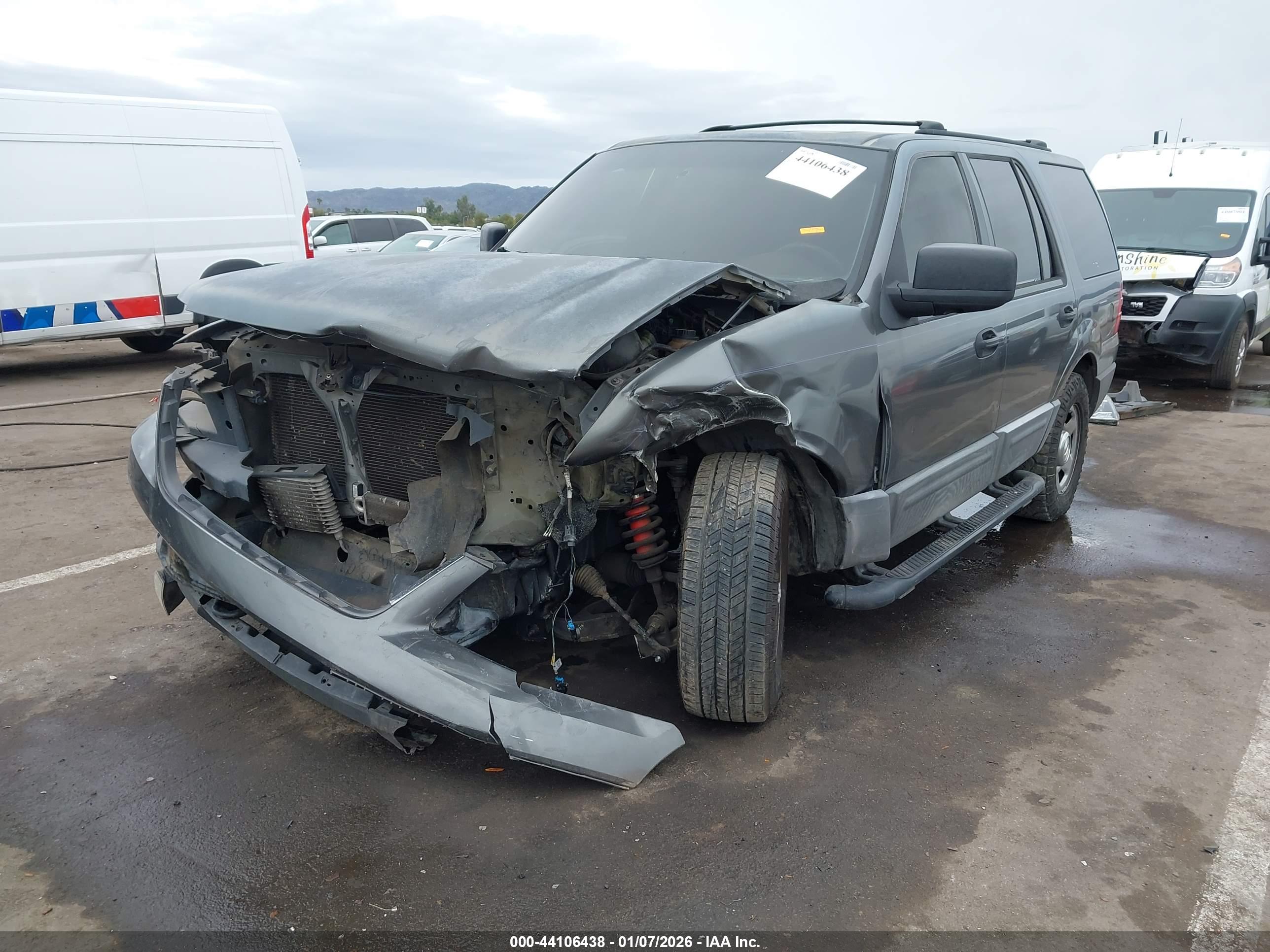 FORD EXPEDITION image 6
