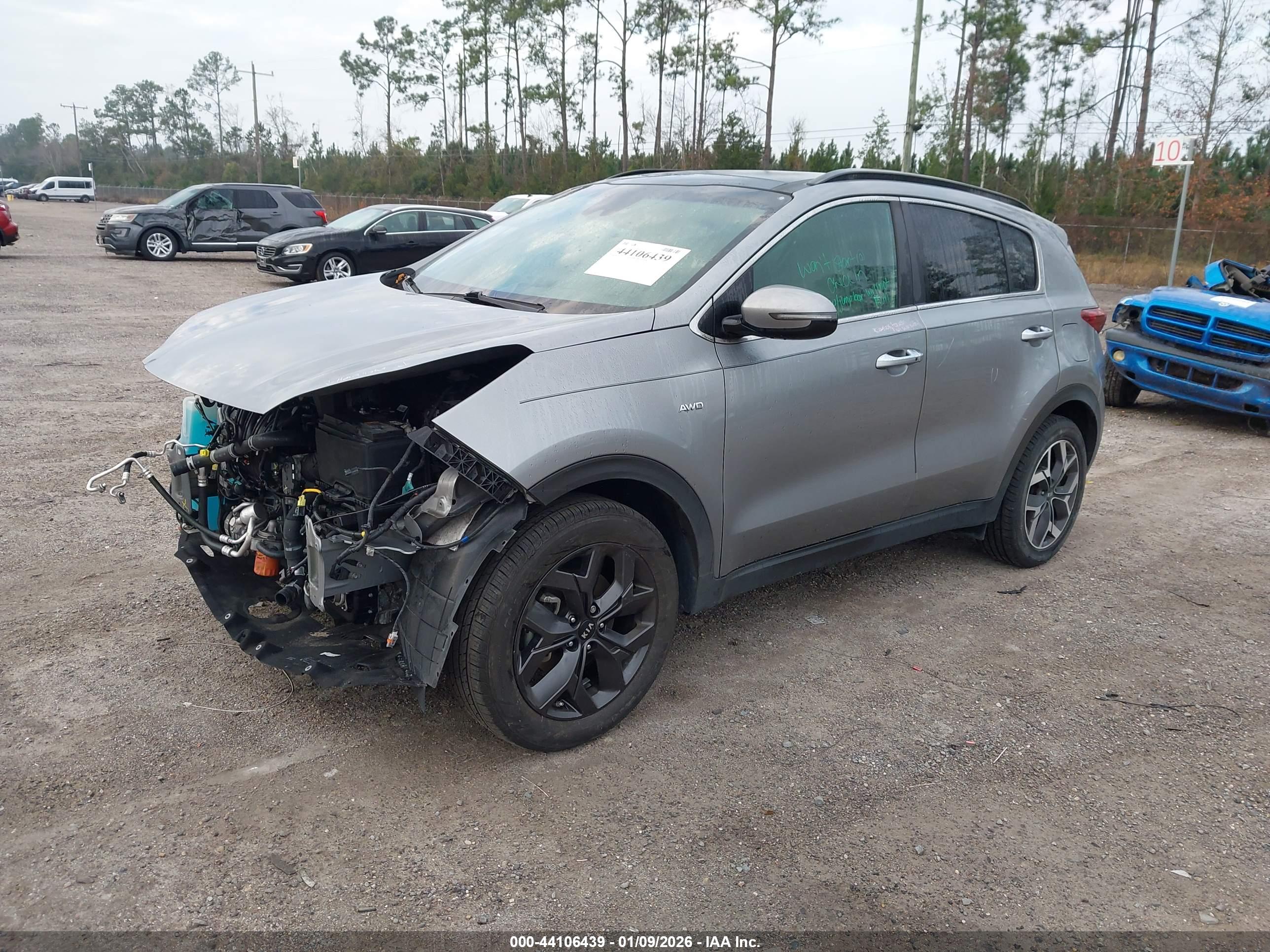 KIA SPORTAGE image 2