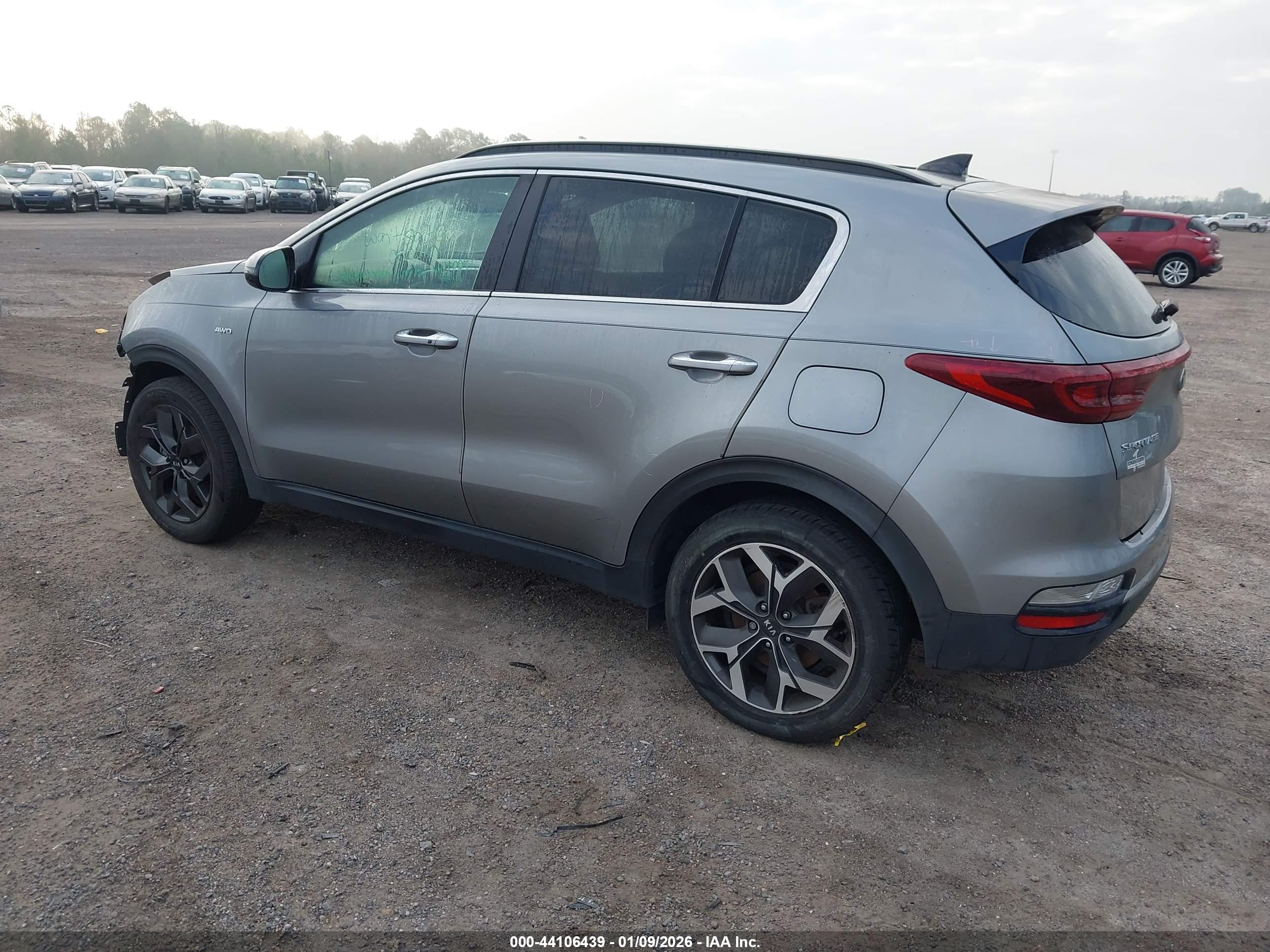 KIA SPORTAGE image 3