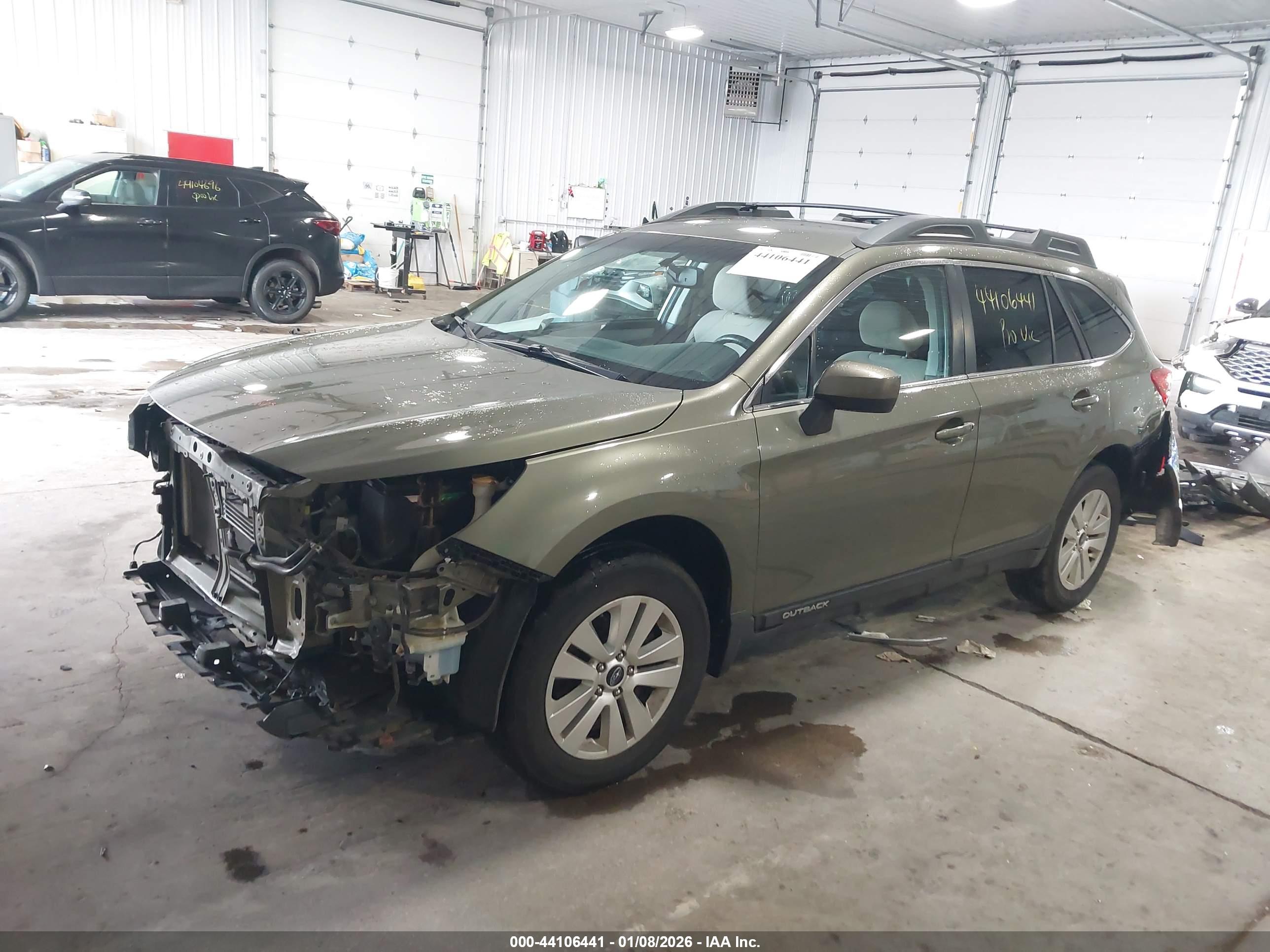 SUBARU OUTBACK image 2