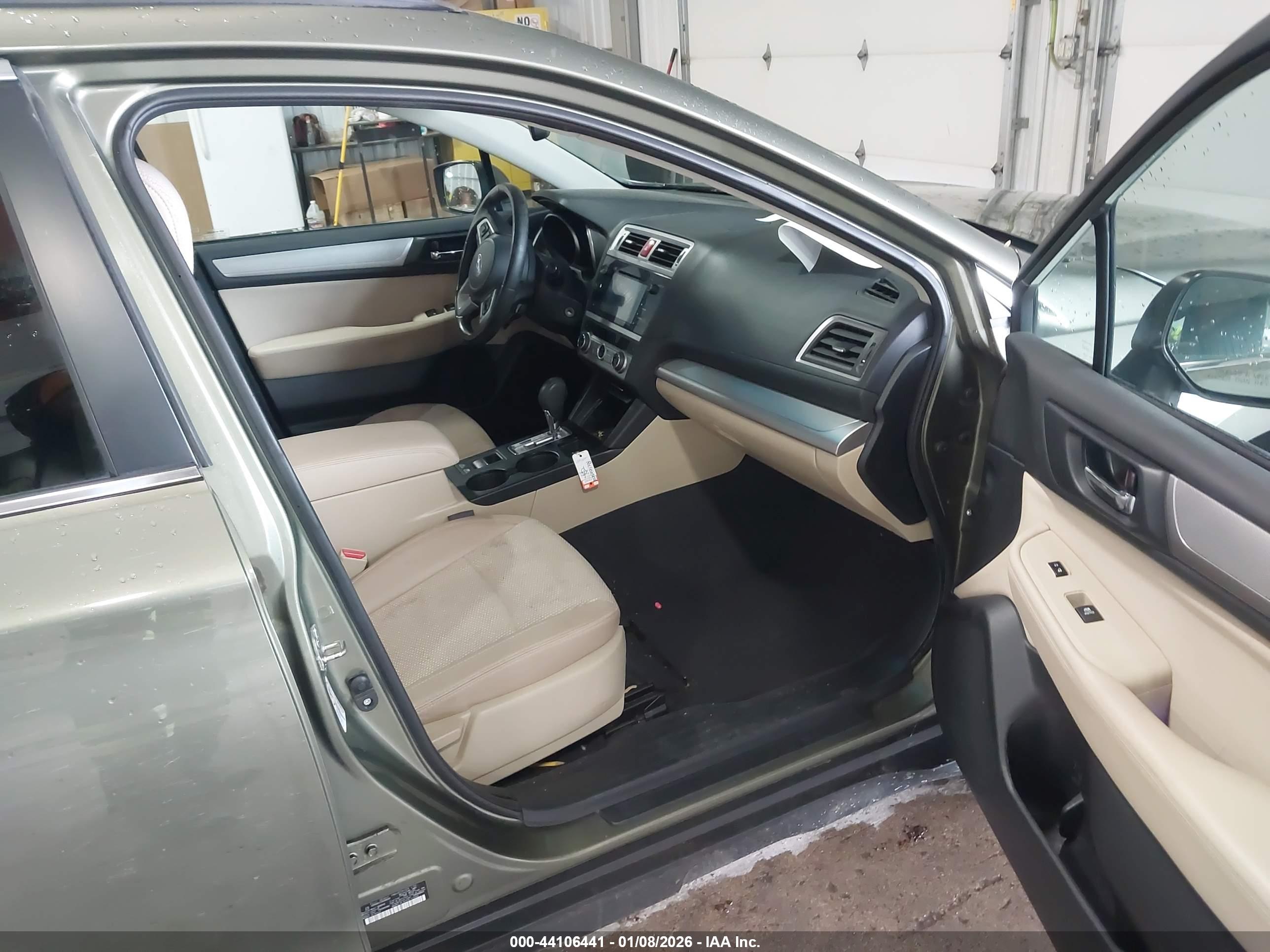 SUBARU OUTBACK image 5