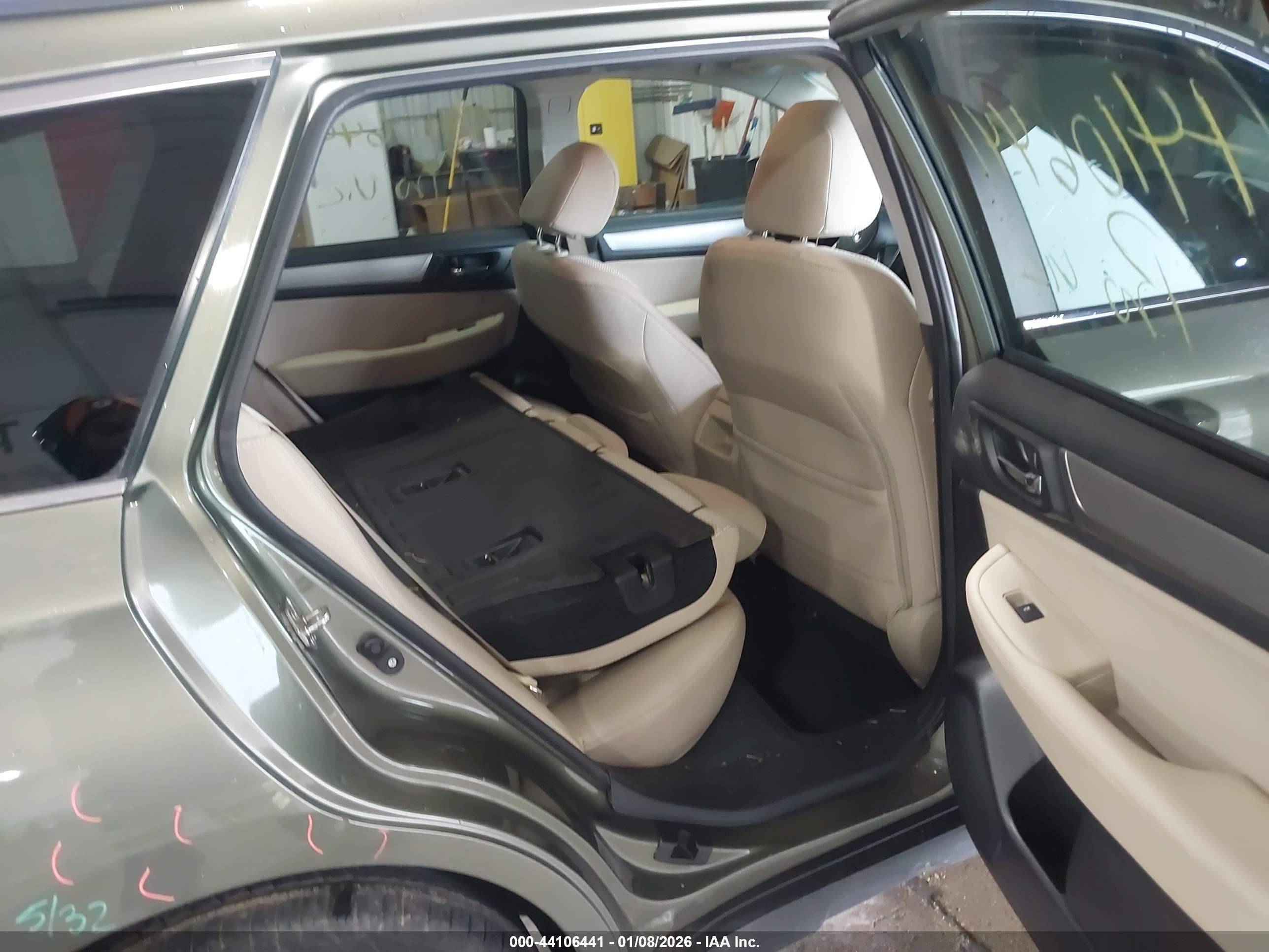 SUBARU OUTBACK image 8