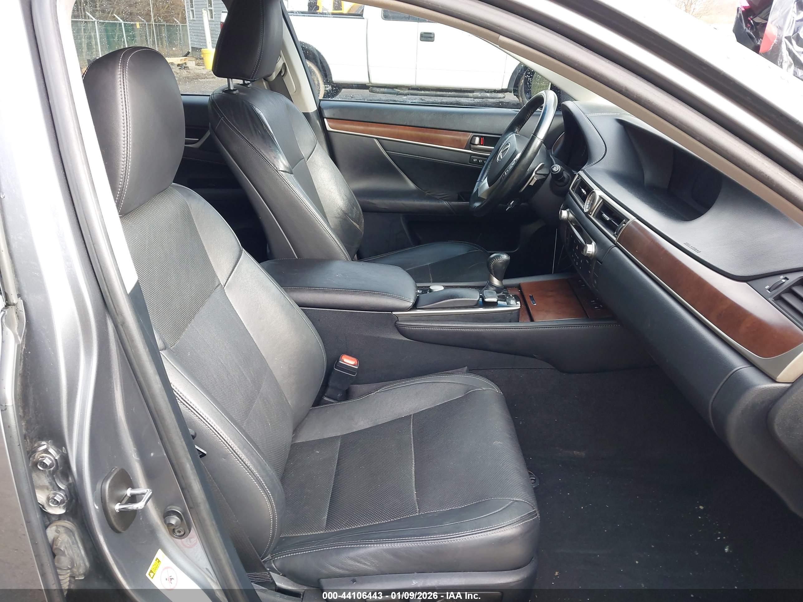 LEXUS GS image 5
