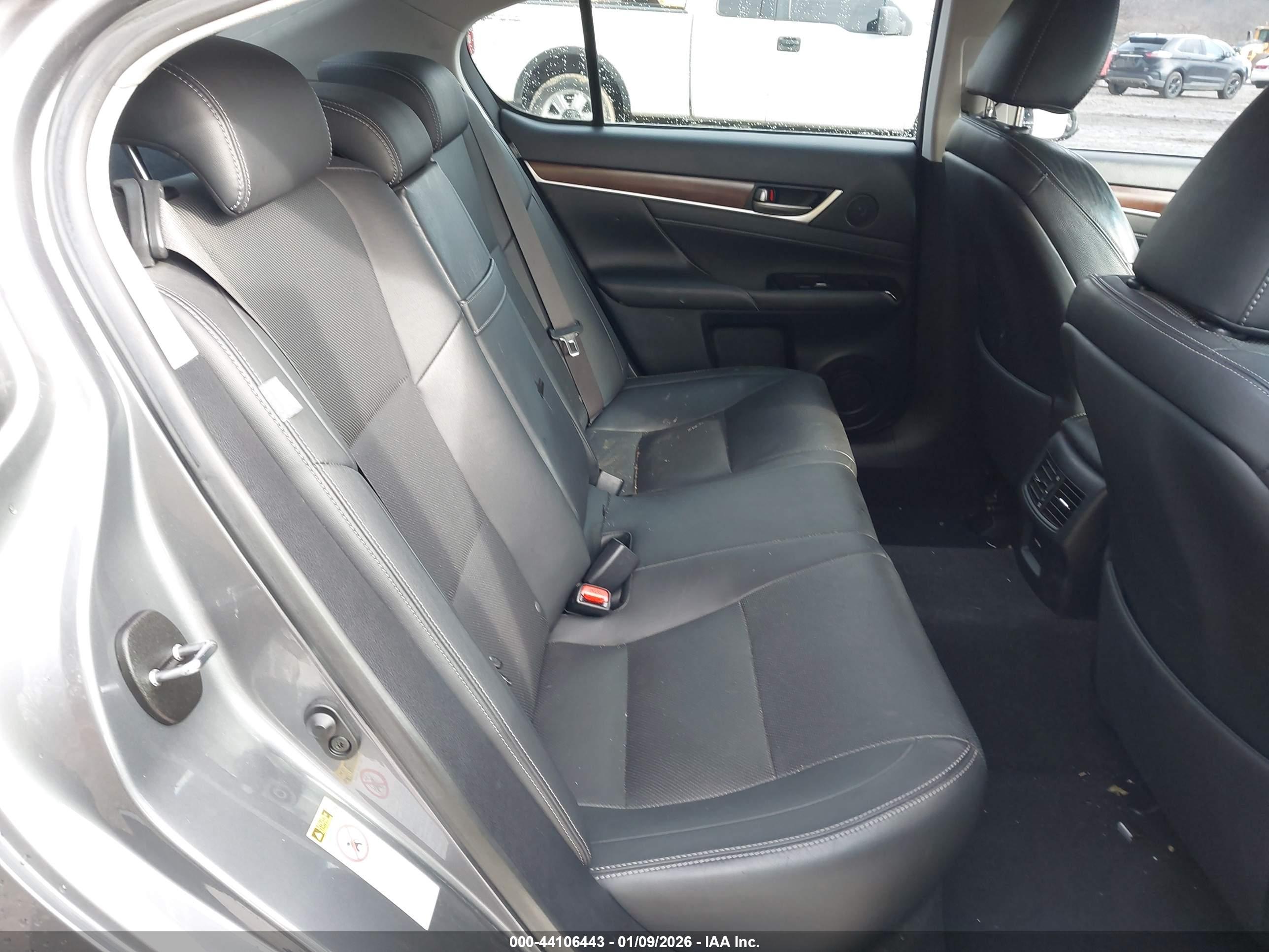 LEXUS GS image 8