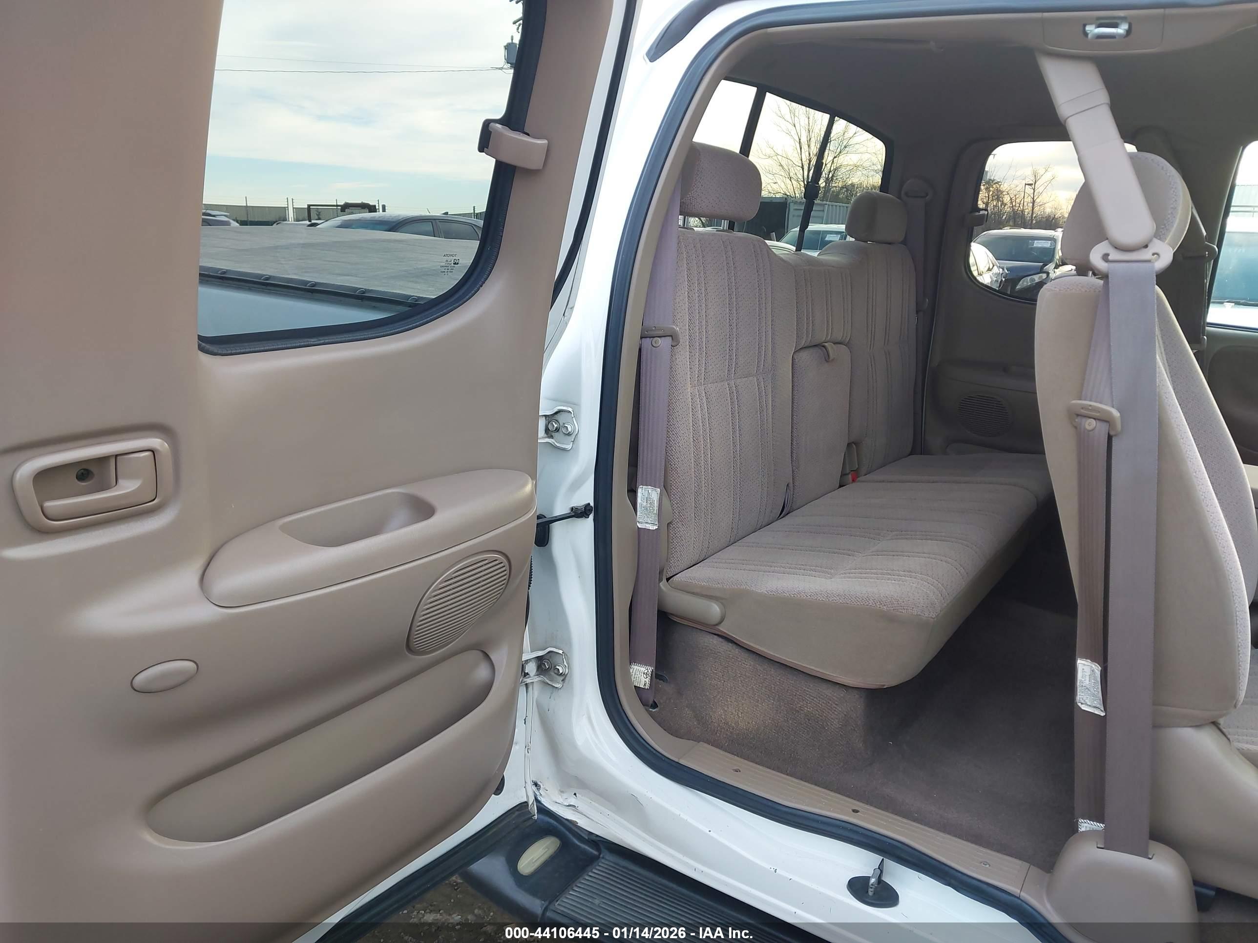TOYOTA TUNDRA image 8