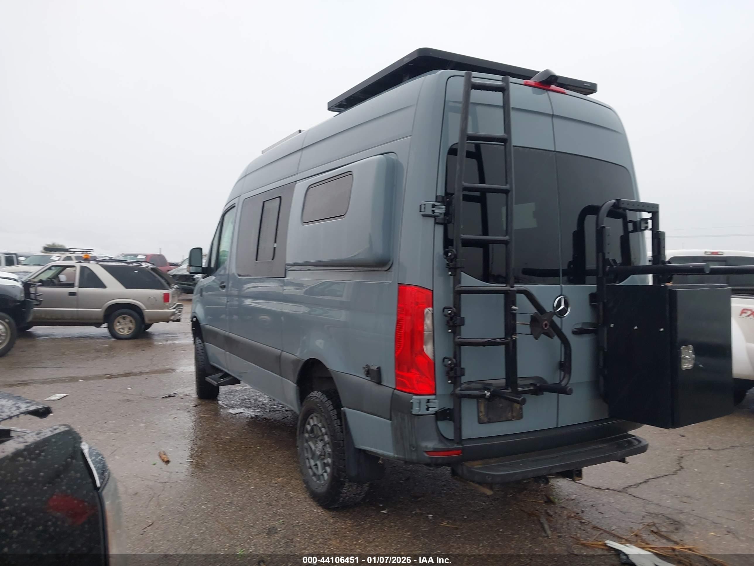 MERCEDES-BENZ SPRINTER image 3