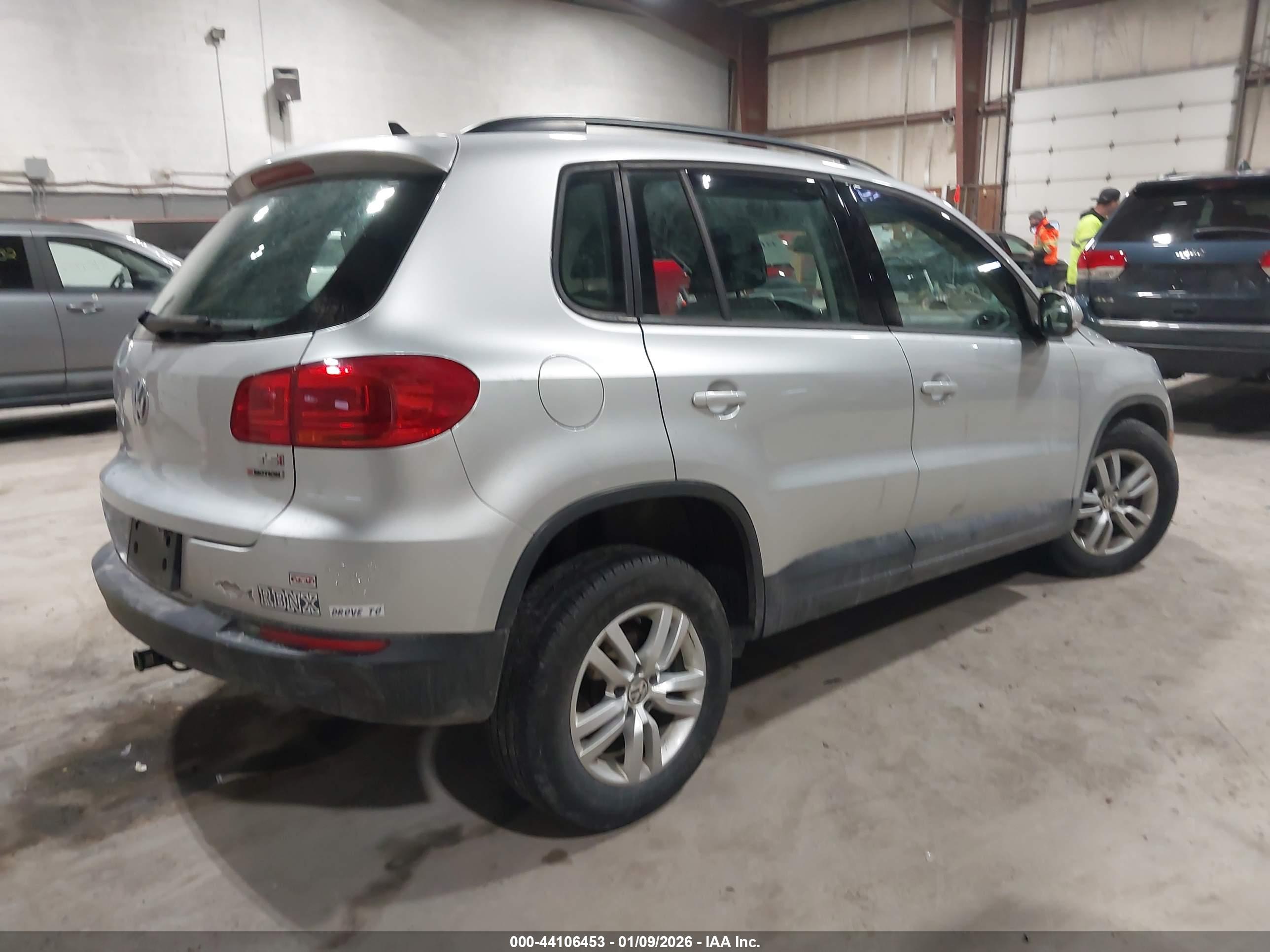 VOLKSWAGEN TIGUAN image 4