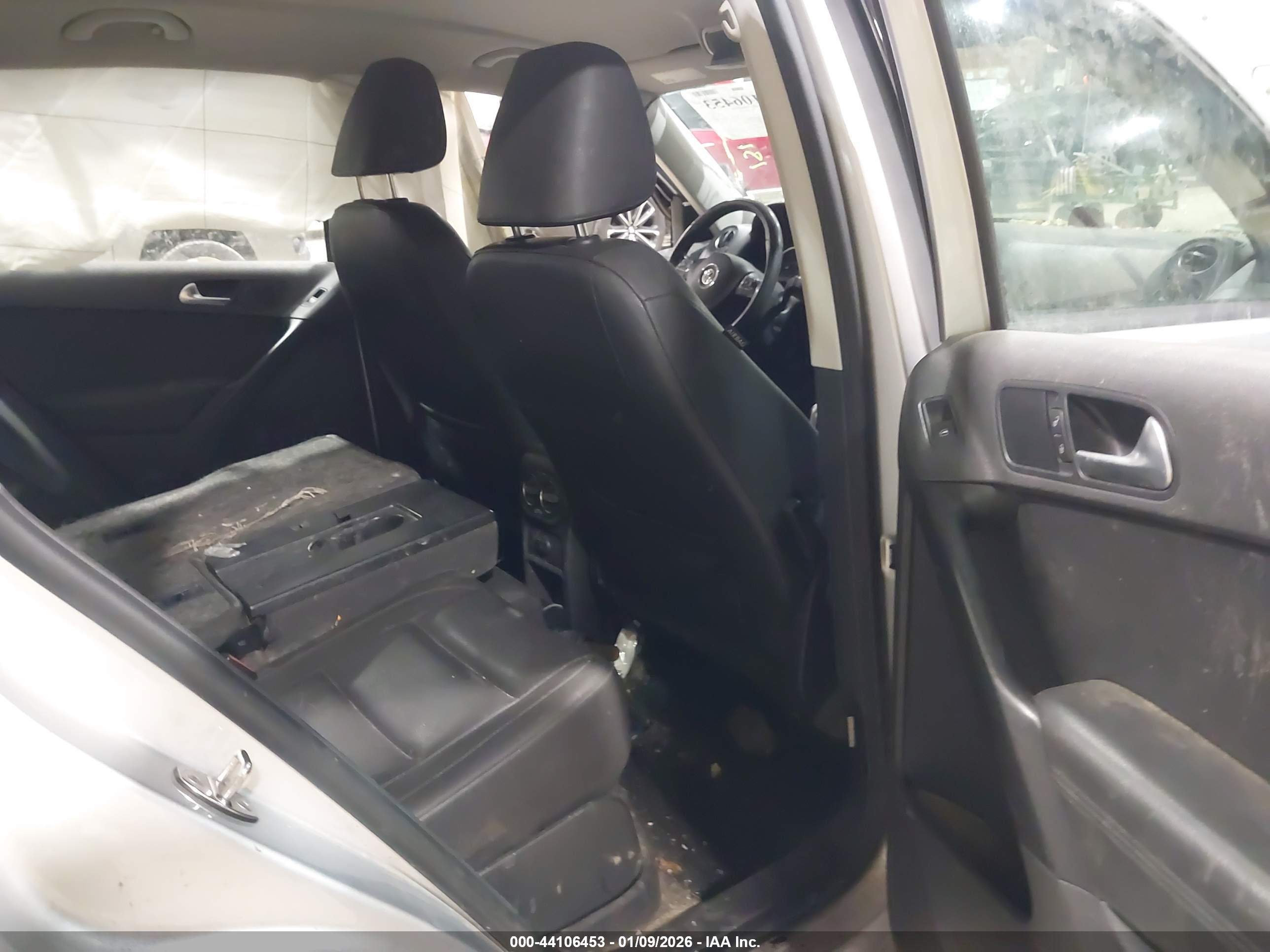VOLKSWAGEN TIGUAN image 8