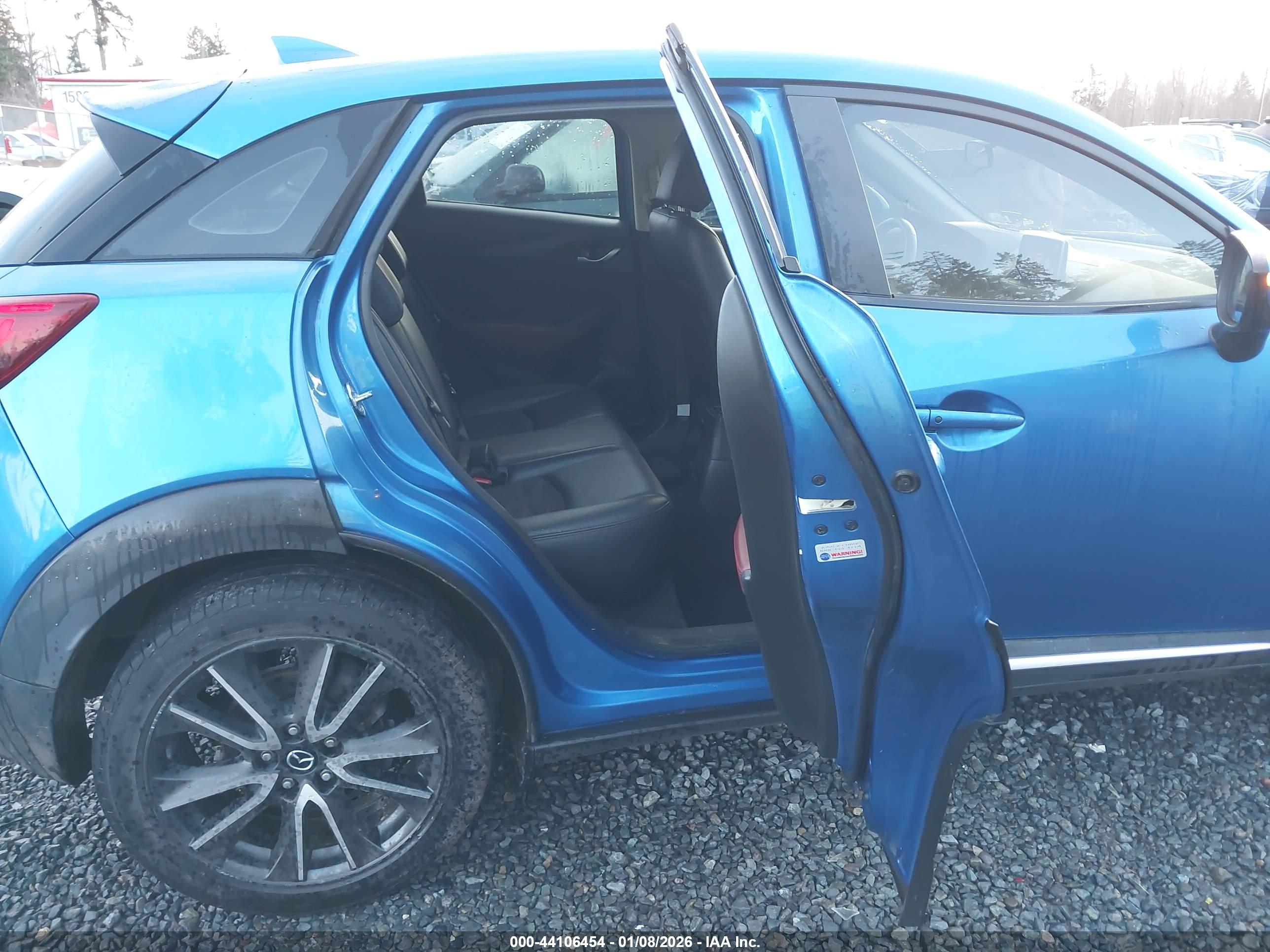 MAZDA CX-3 image 8