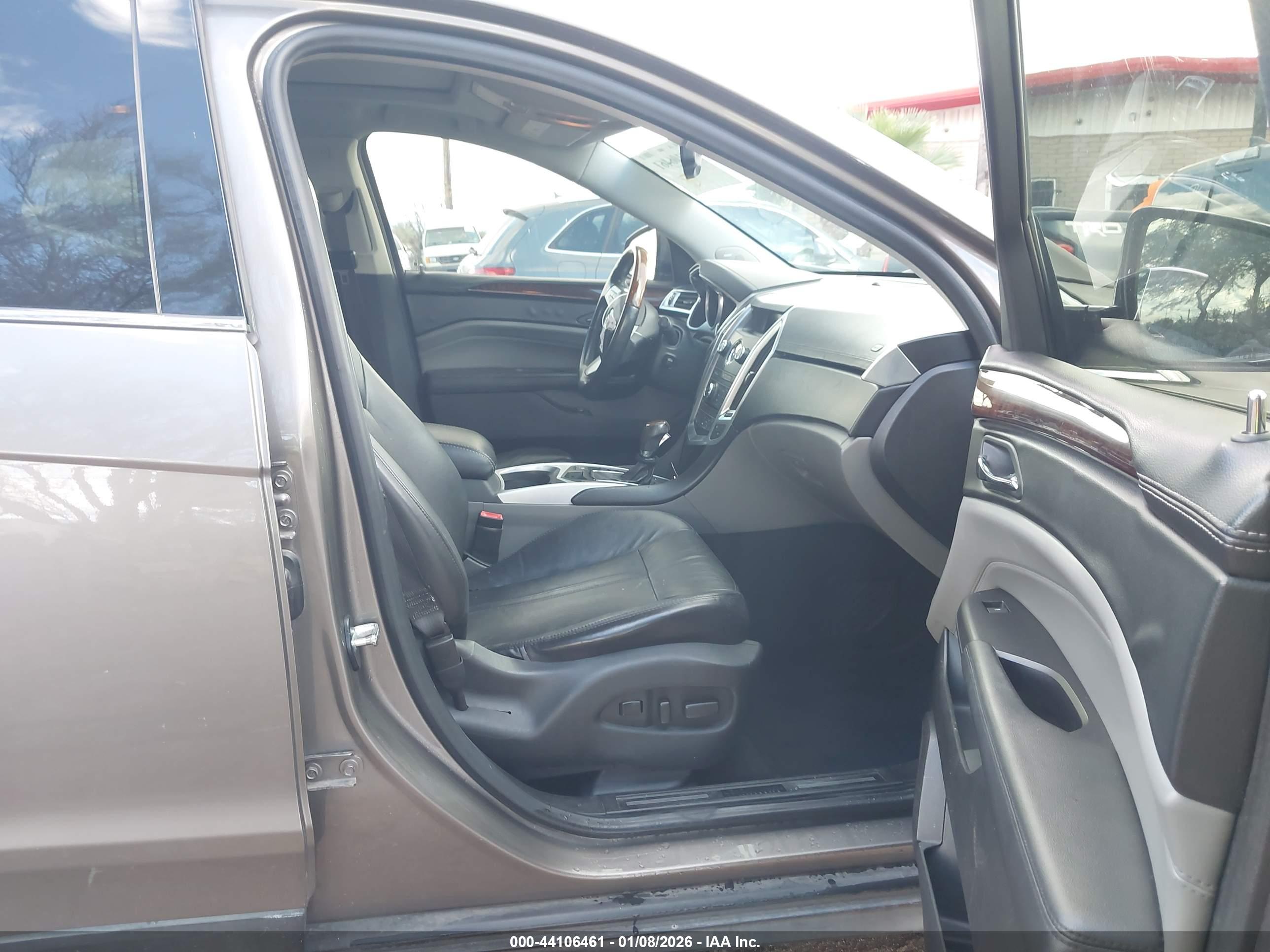 CADILLAC SRX image 5