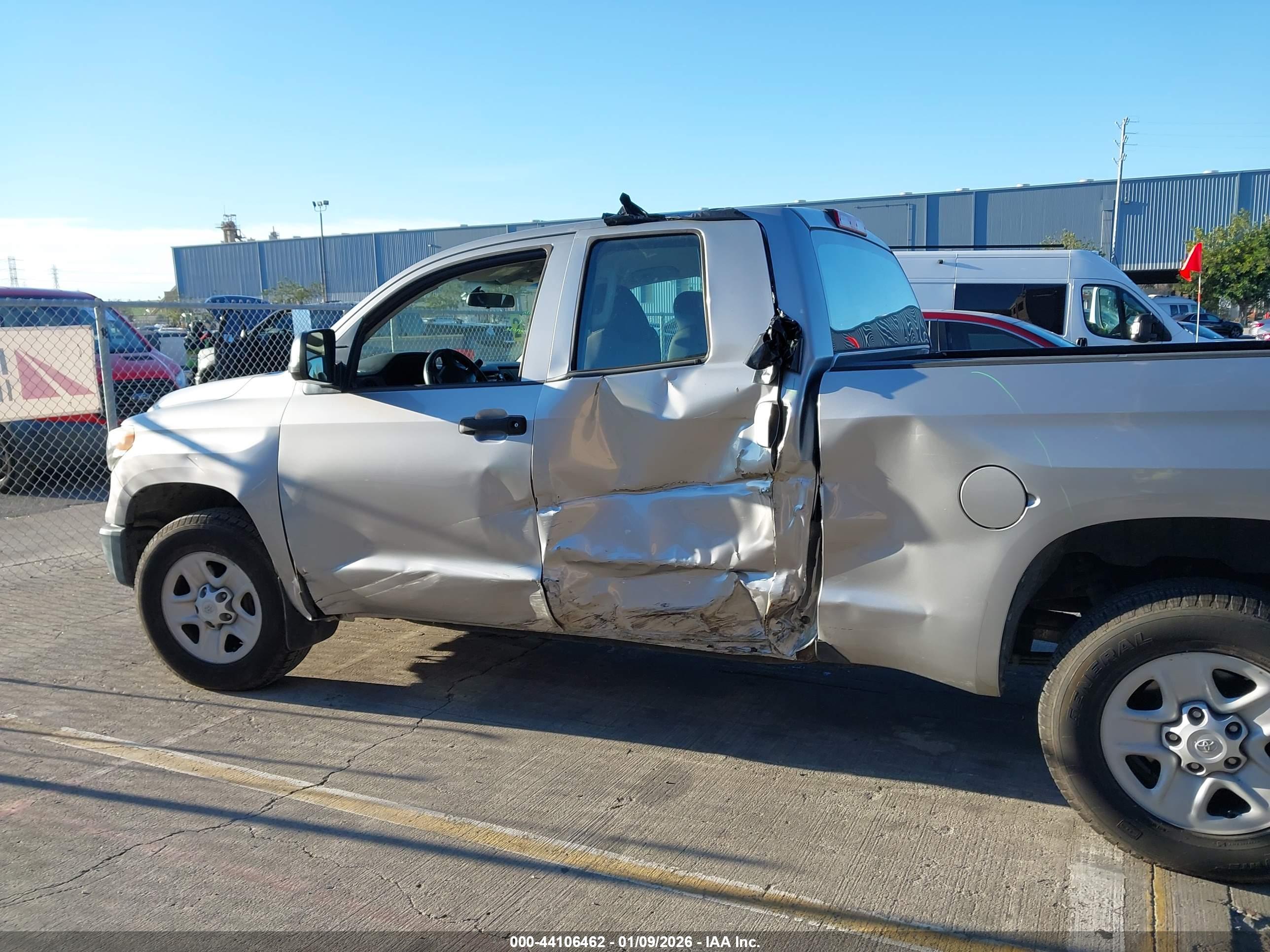 TOYOTA TUNDRA image 6