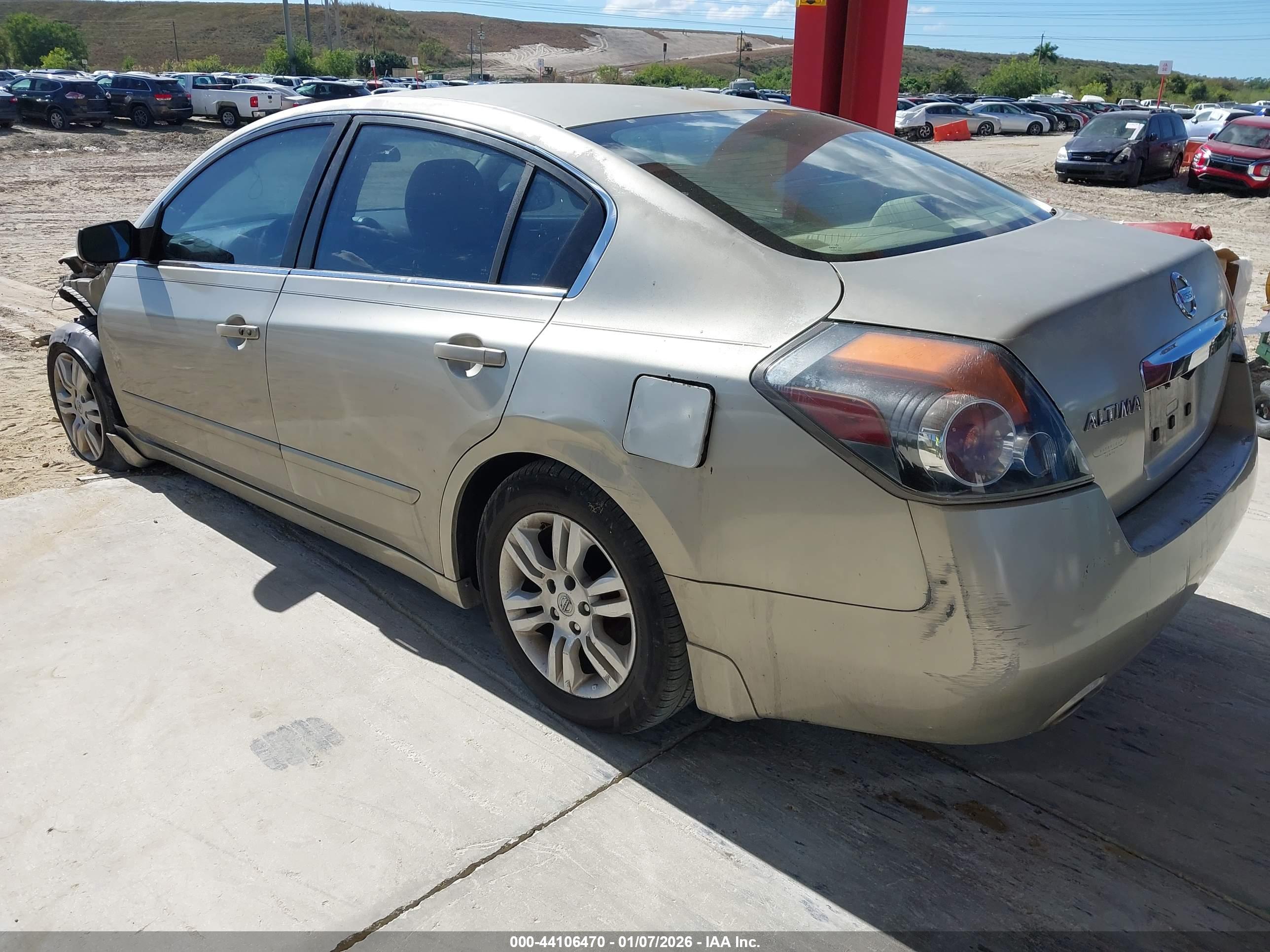 NISSAN ALTIMA image 3