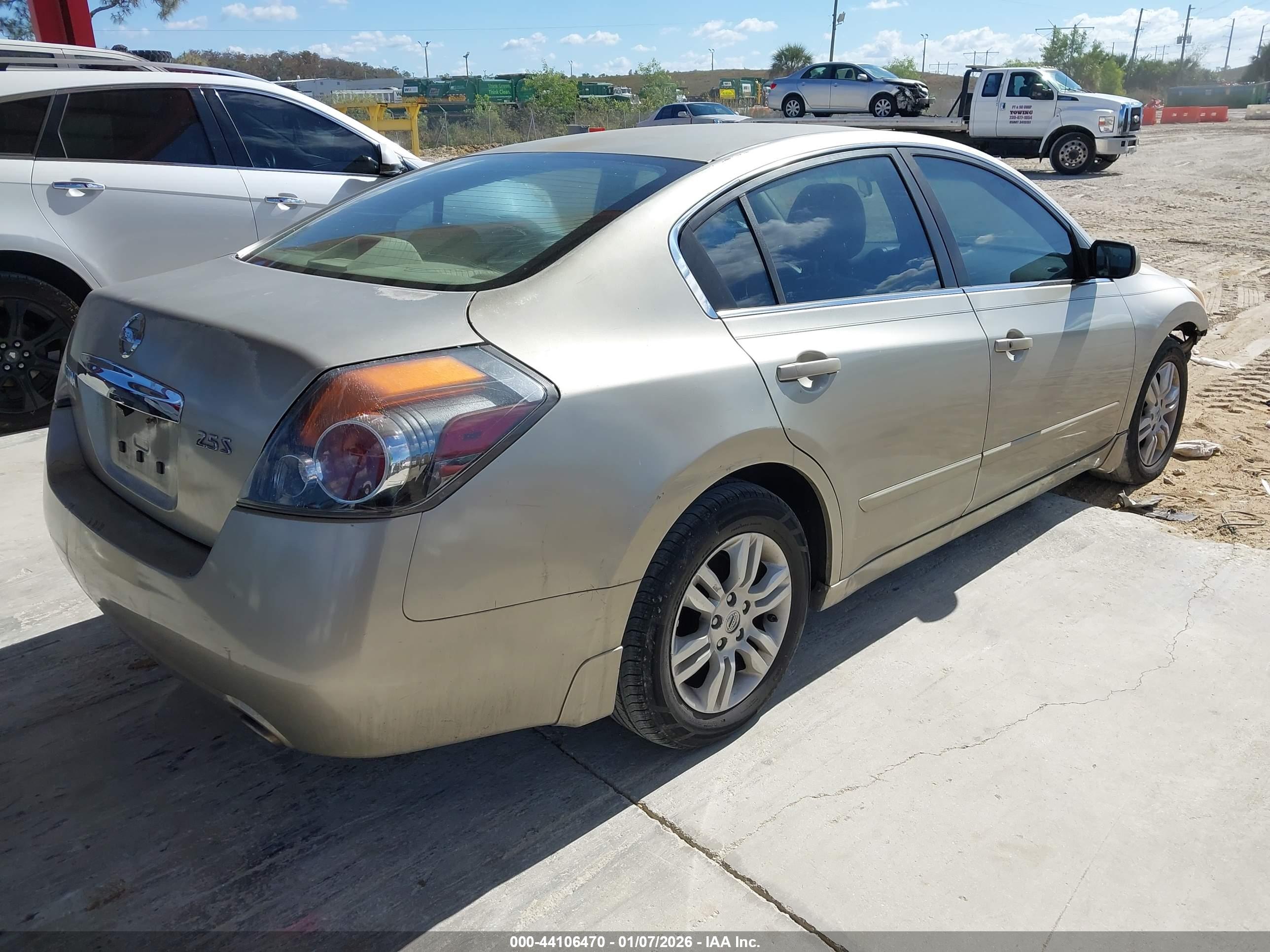 NISSAN ALTIMA image 4