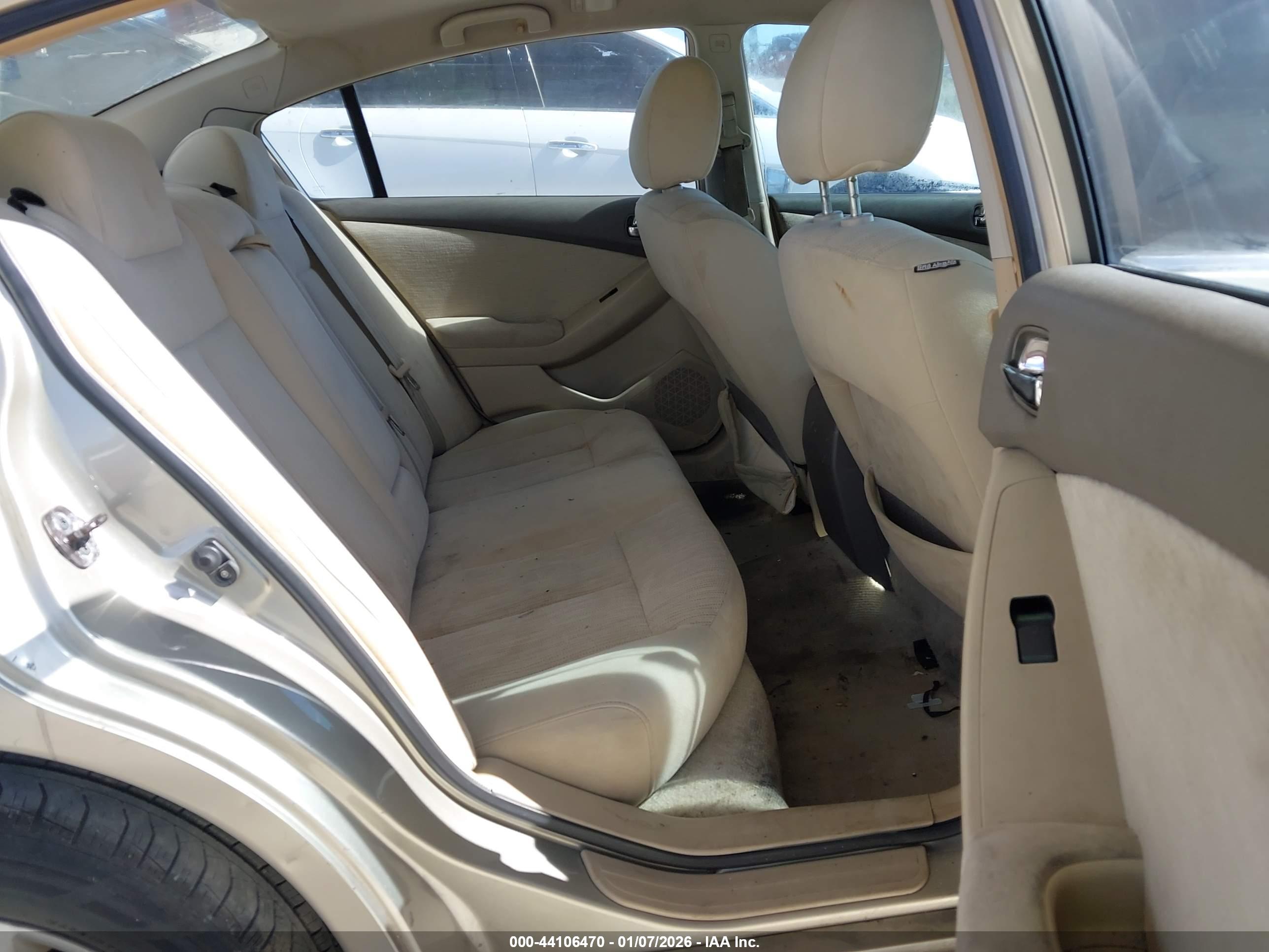 NISSAN ALTIMA image 8