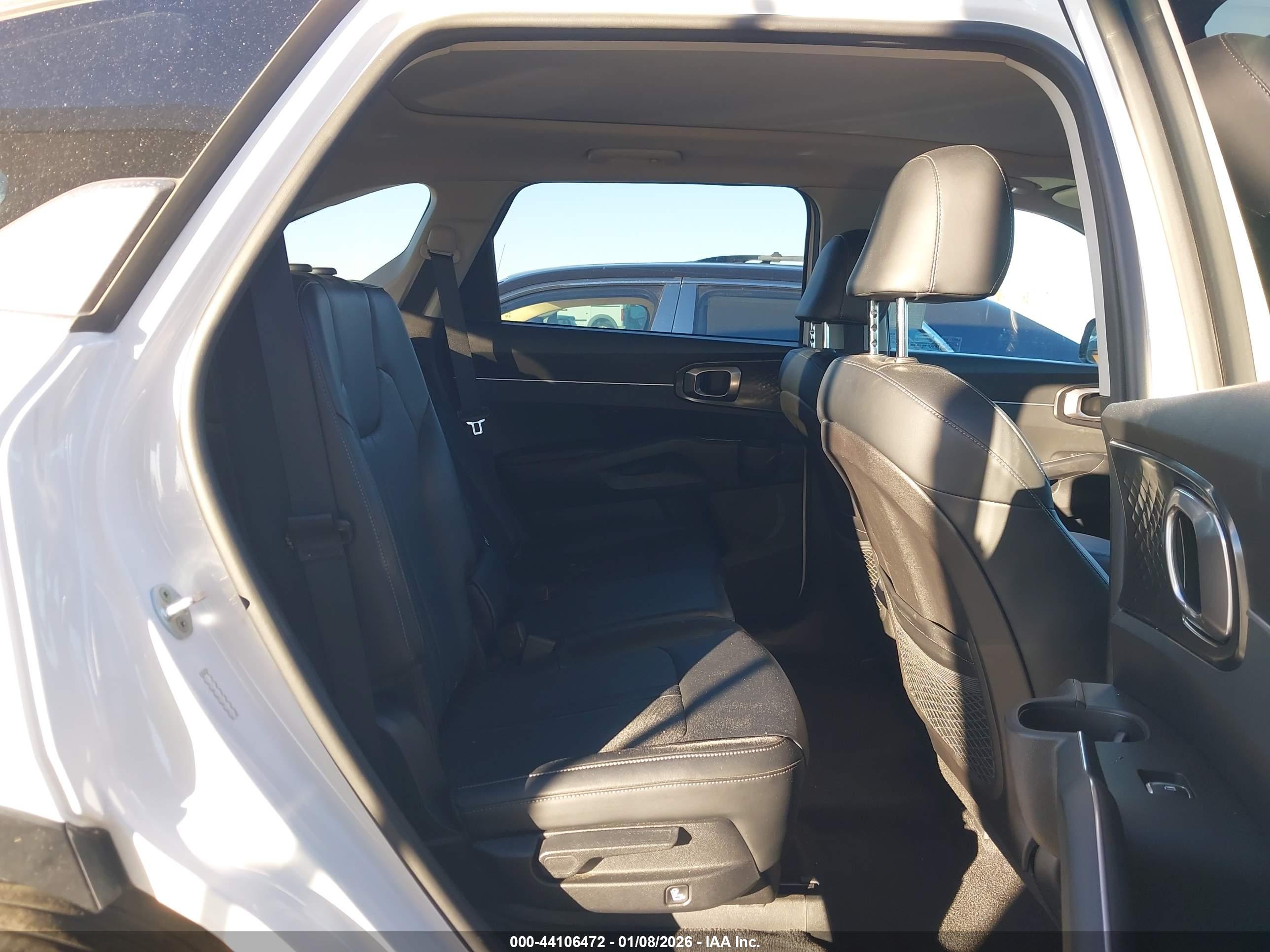KIA SORENTO image 8