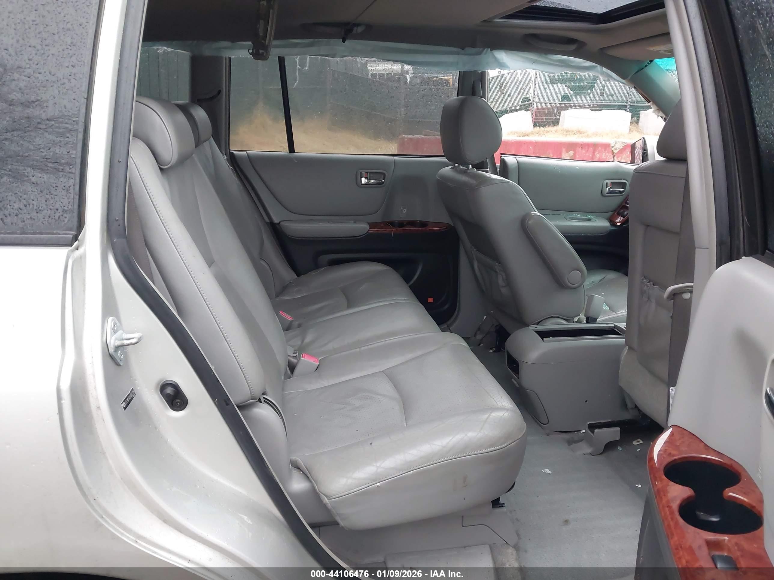 TOYOTA HIGHLANDER image 8