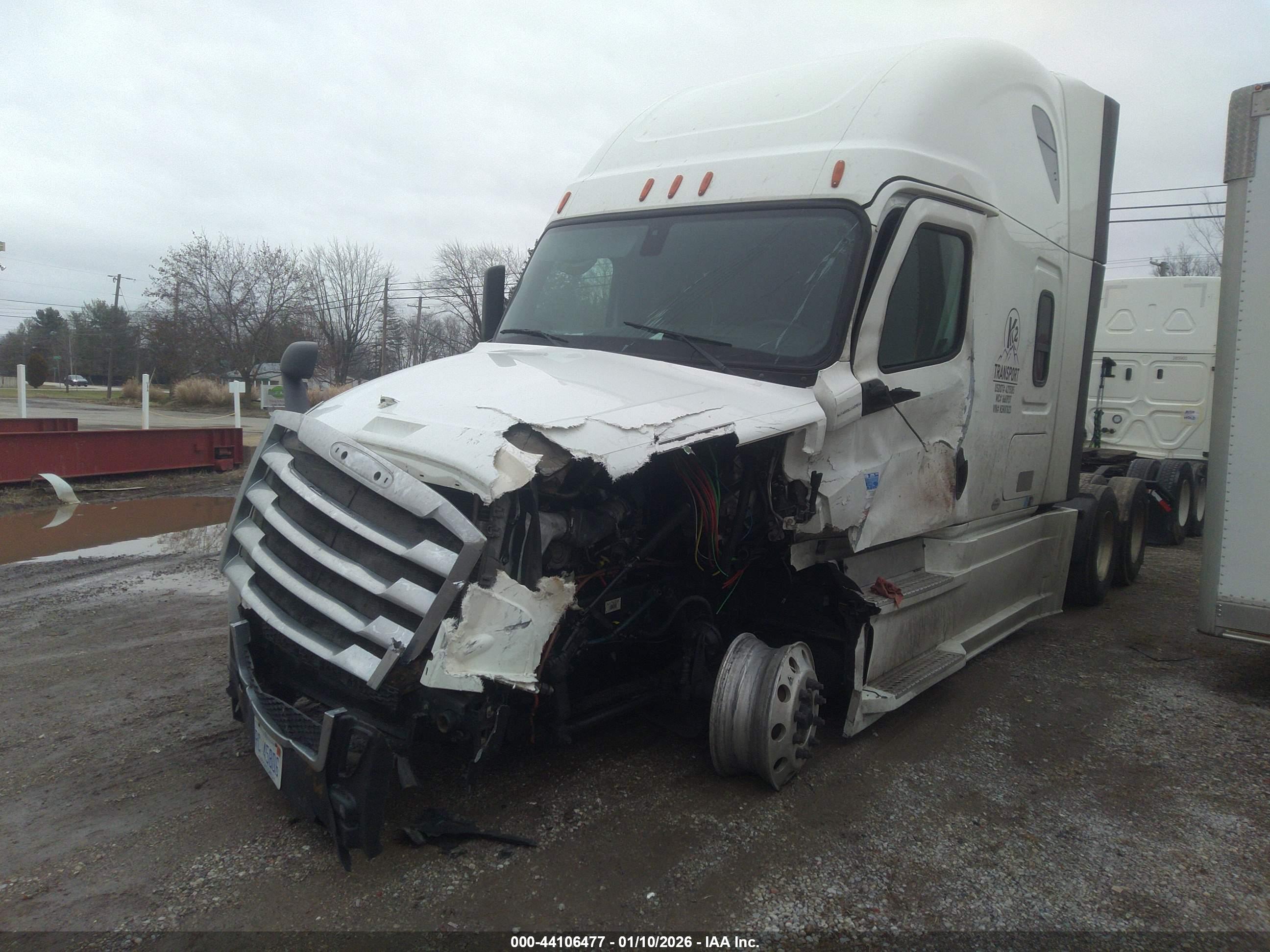 FREIGHTLINER NEW image 2