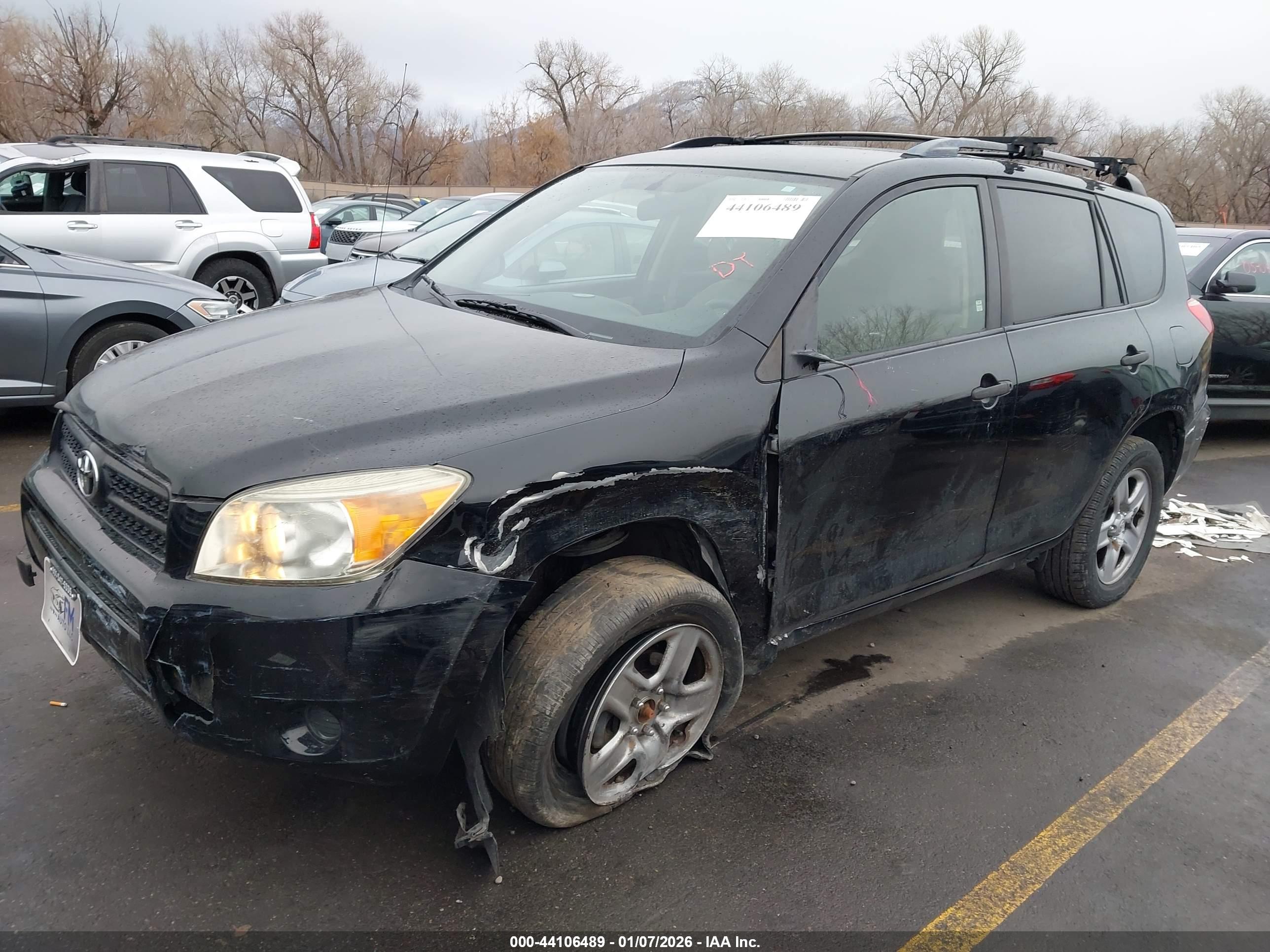 TOYOTA RAV4 image 2