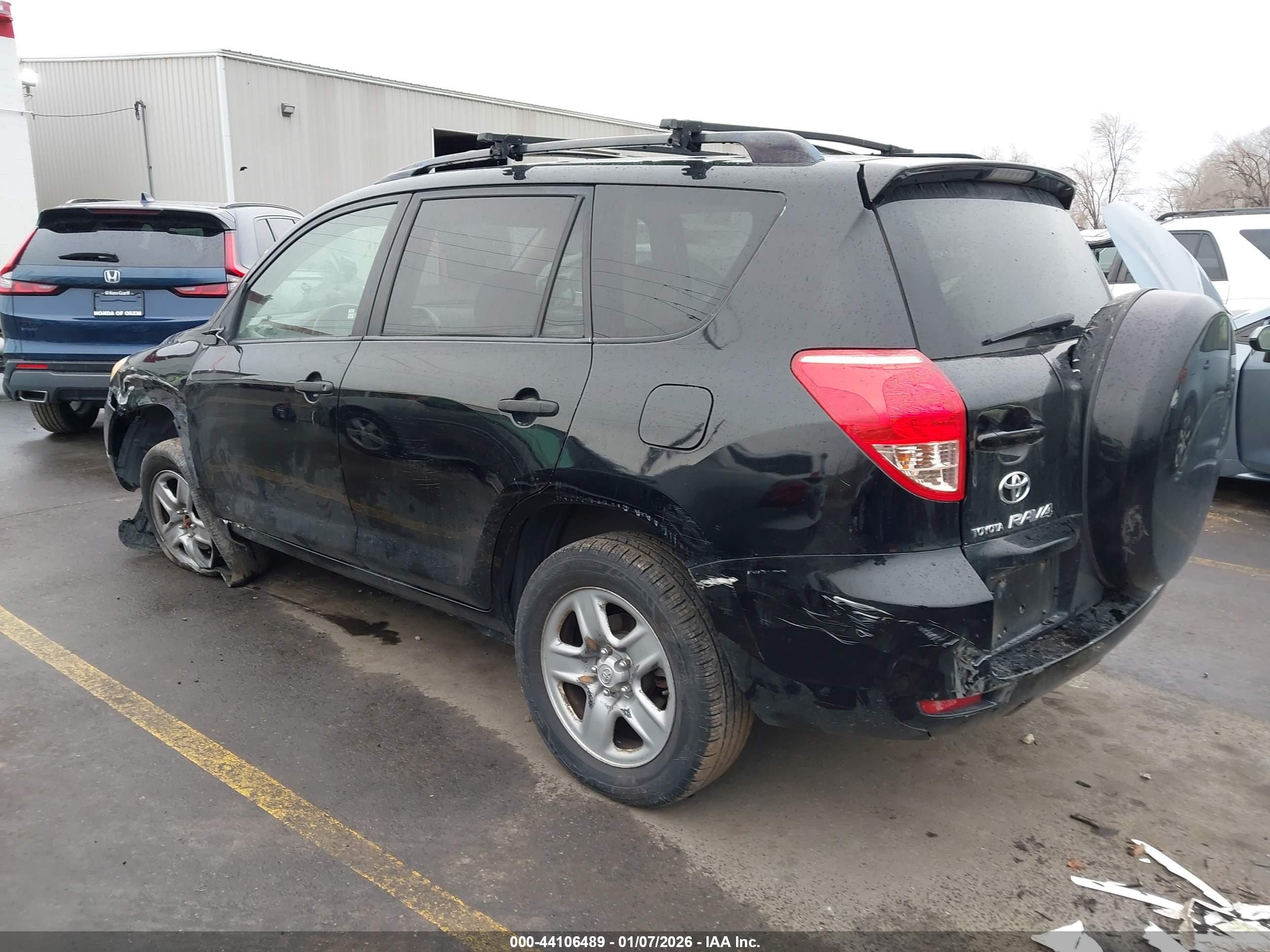 TOYOTA RAV4 image 3