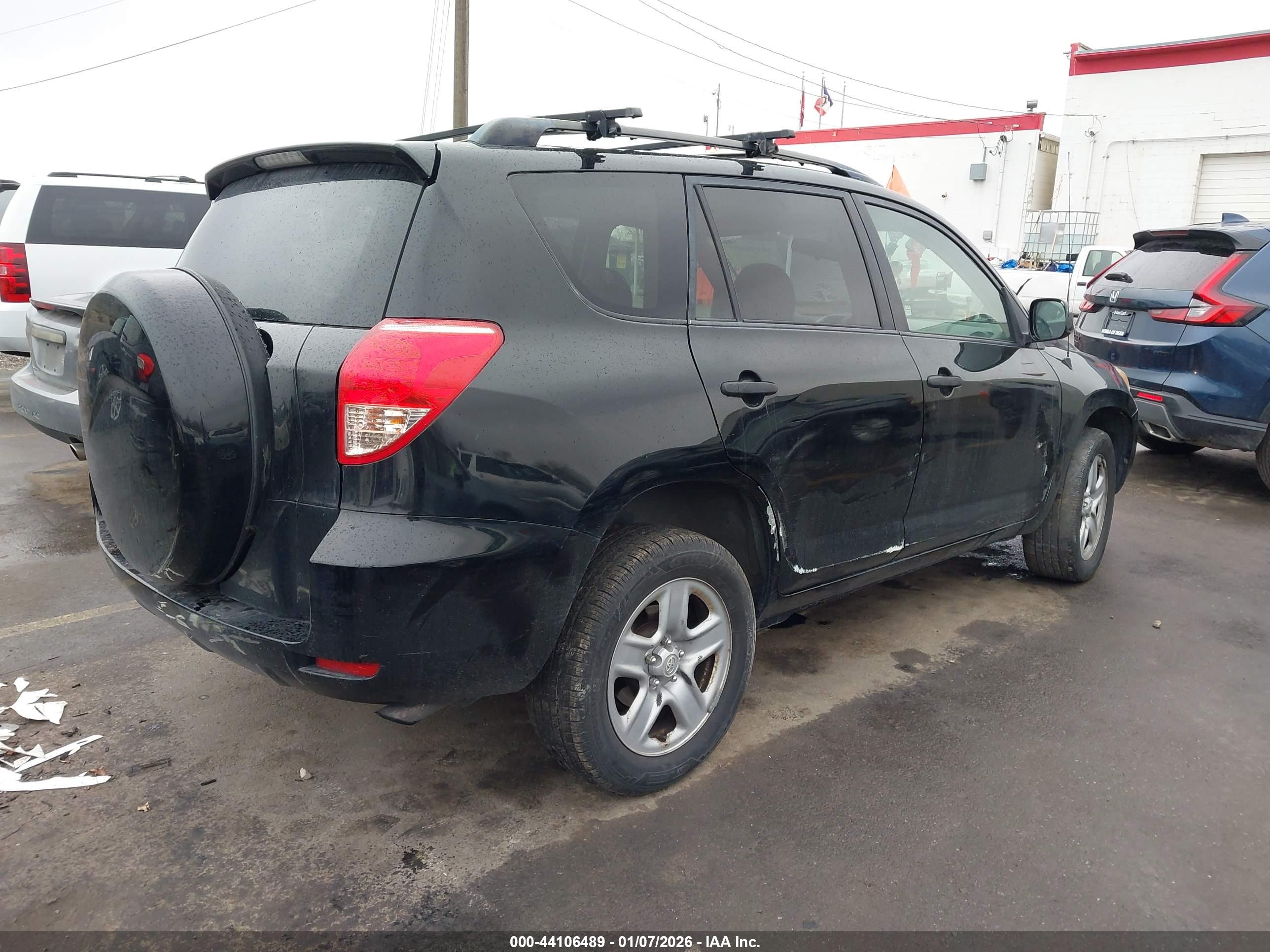 TOYOTA RAV4 image 4