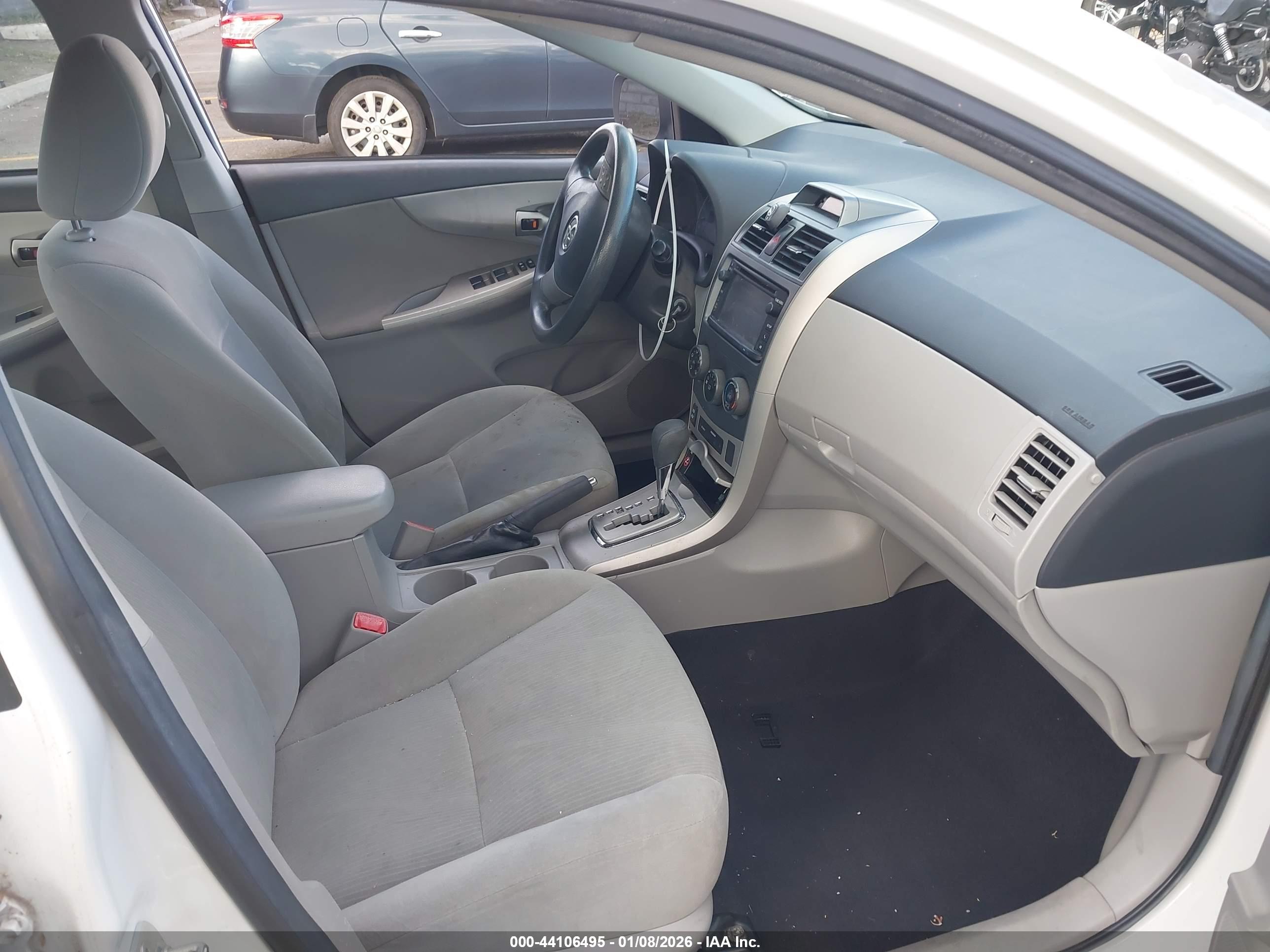 TOYOTA COROLLA image 5