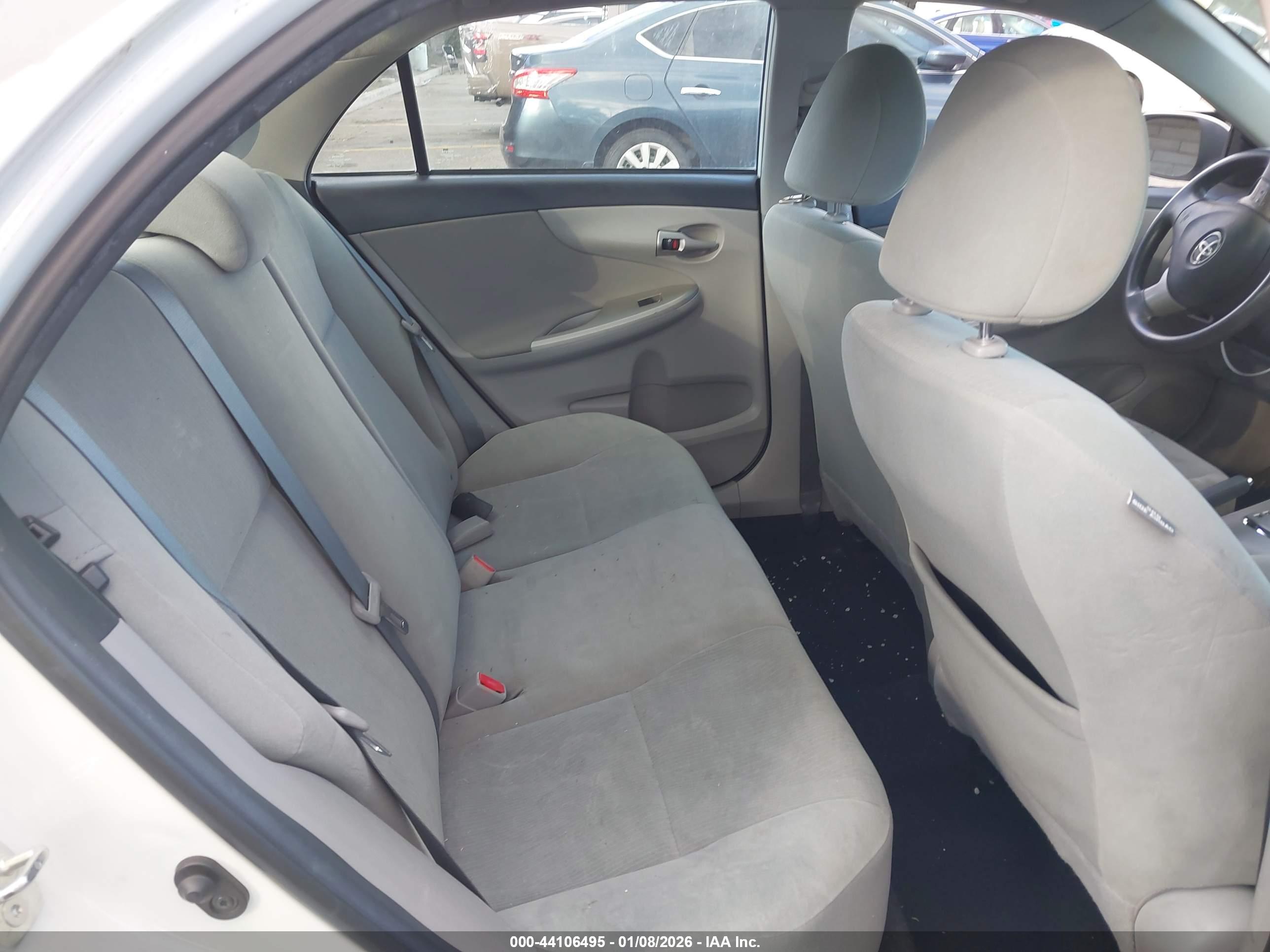 TOYOTA COROLLA image 8