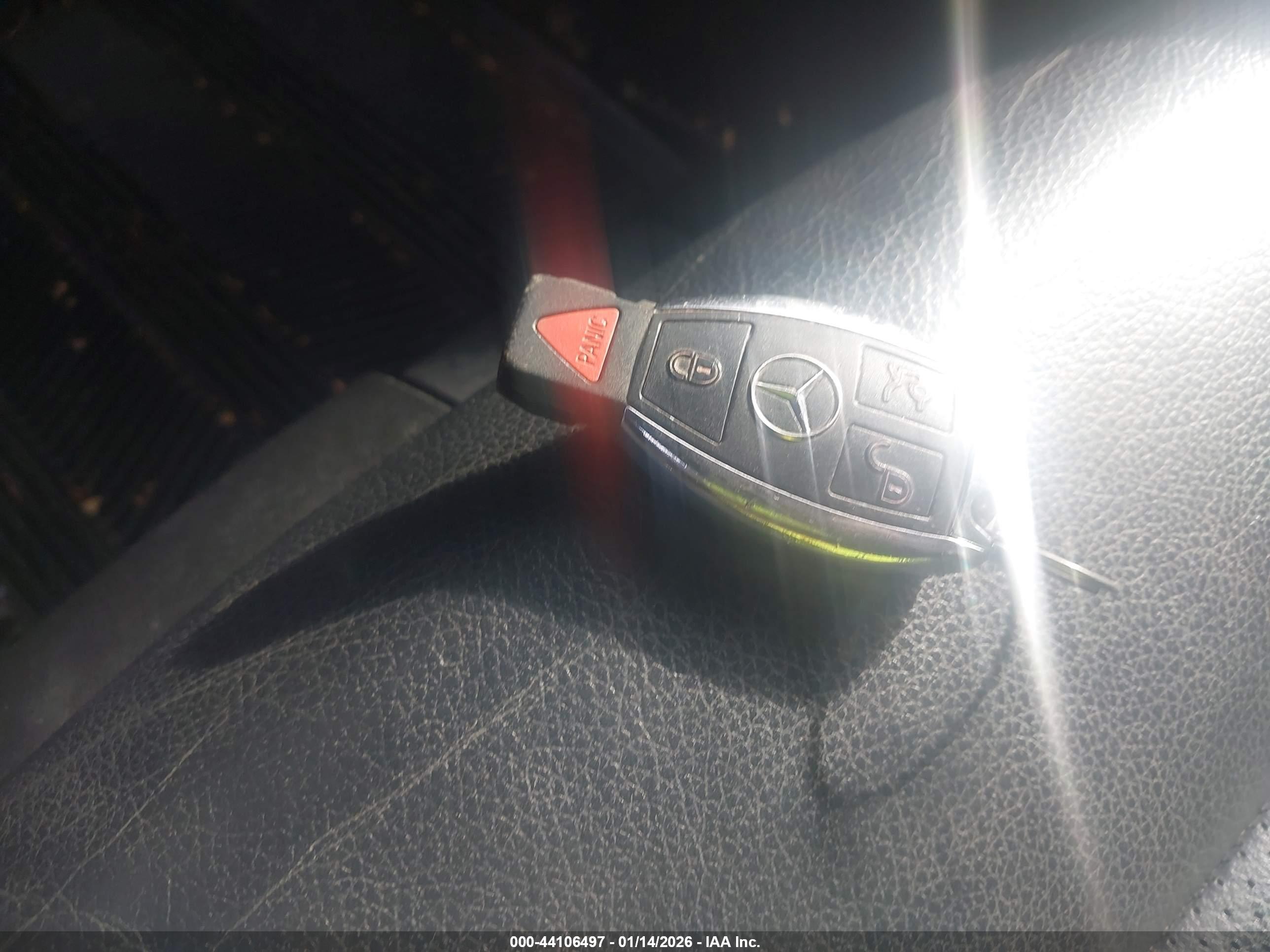 MERCEDES-BENZ E image 11