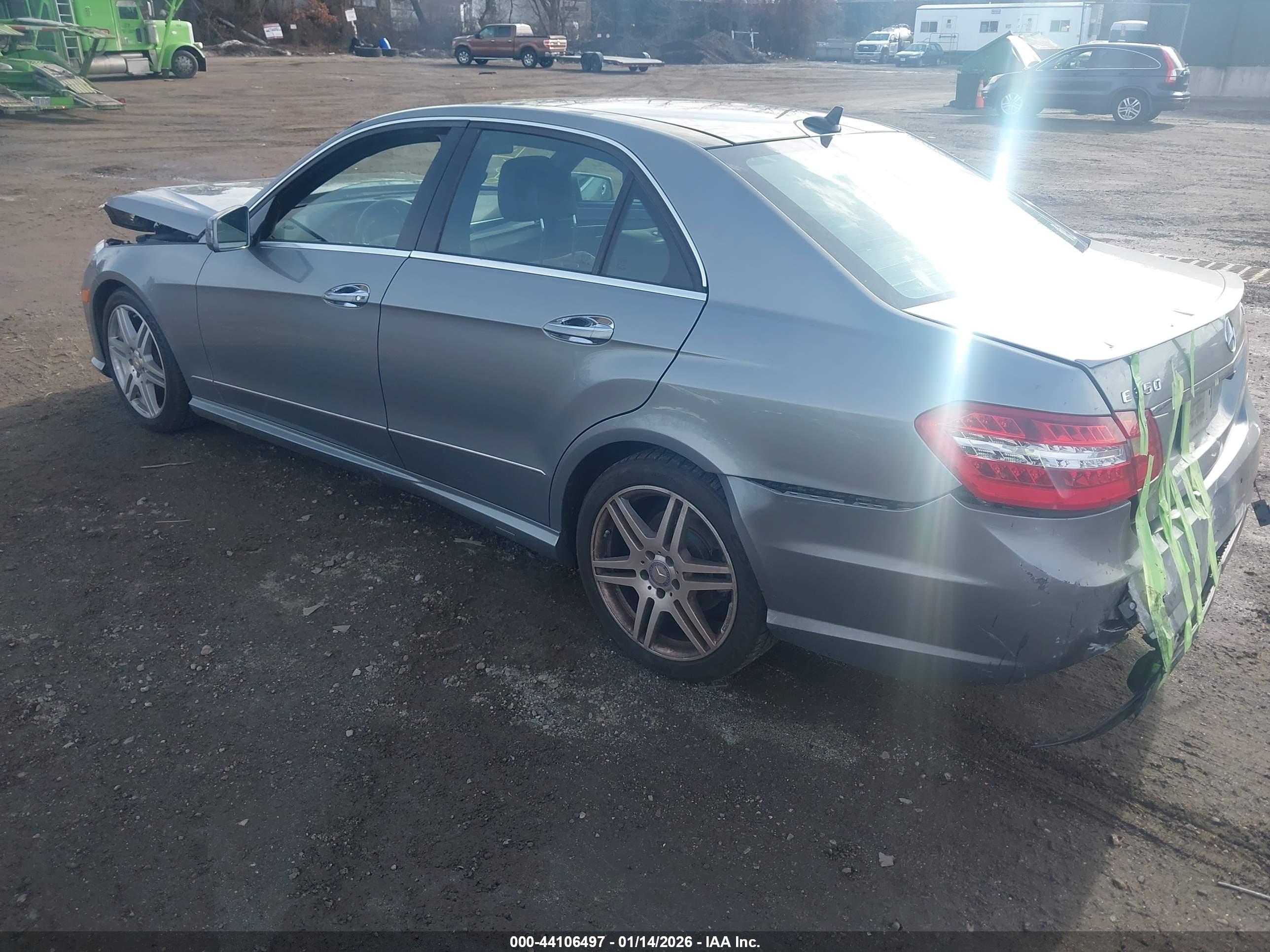 MERCEDES-BENZ E image 3