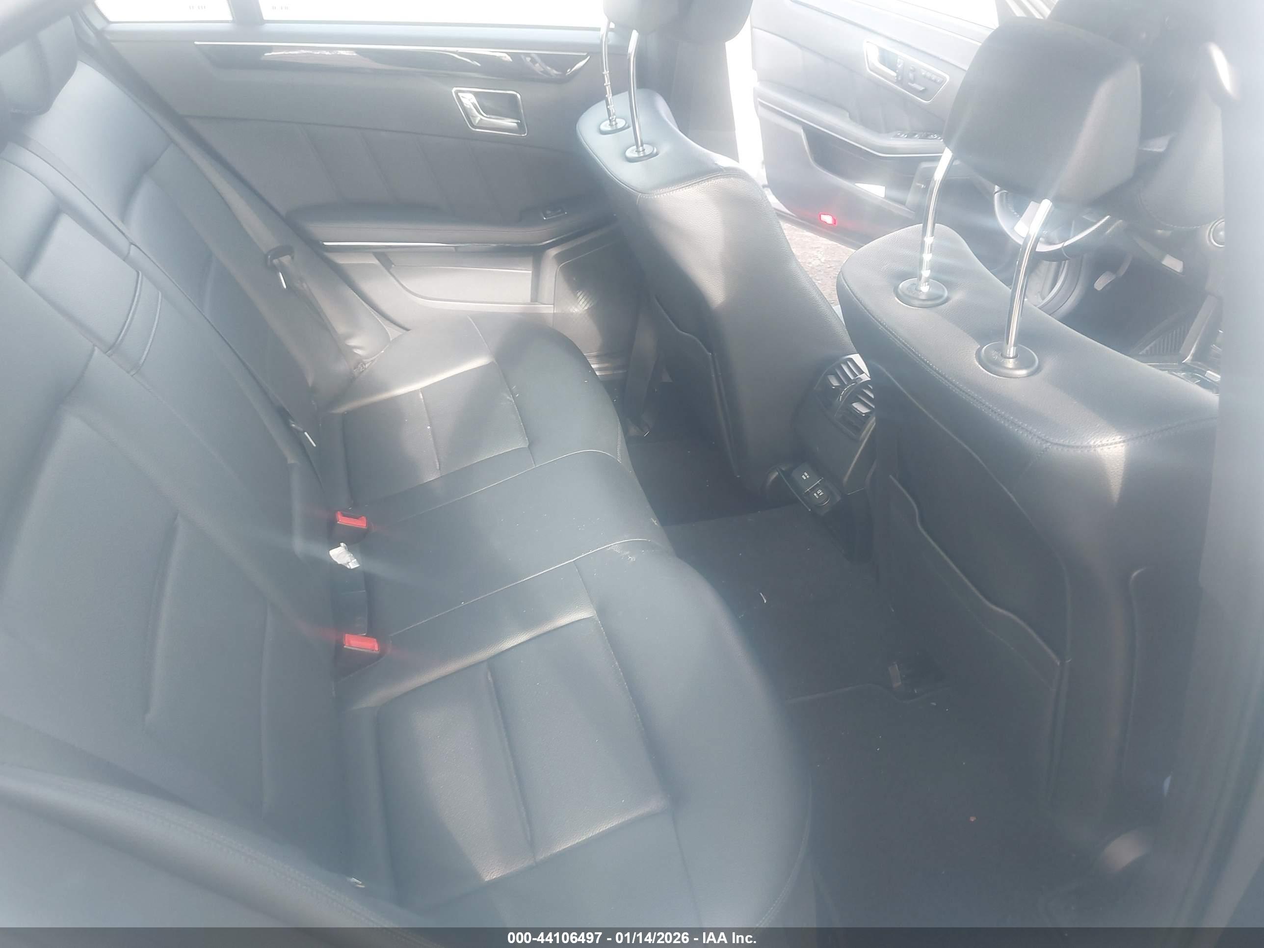 MERCEDES-BENZ E image 8