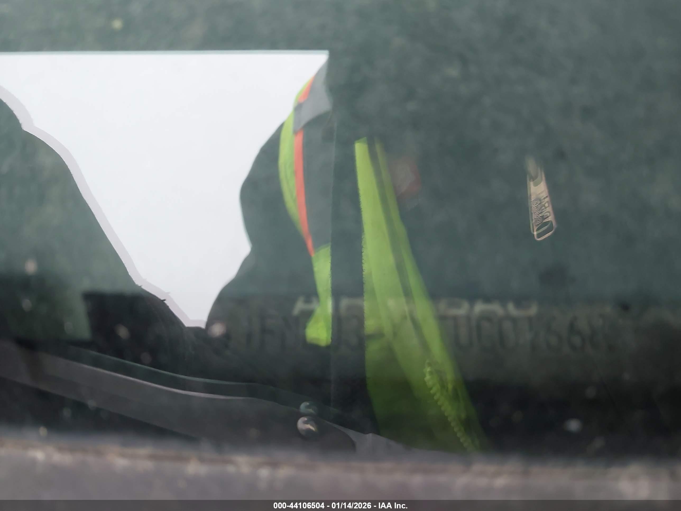 FORD EXPLORER image 9