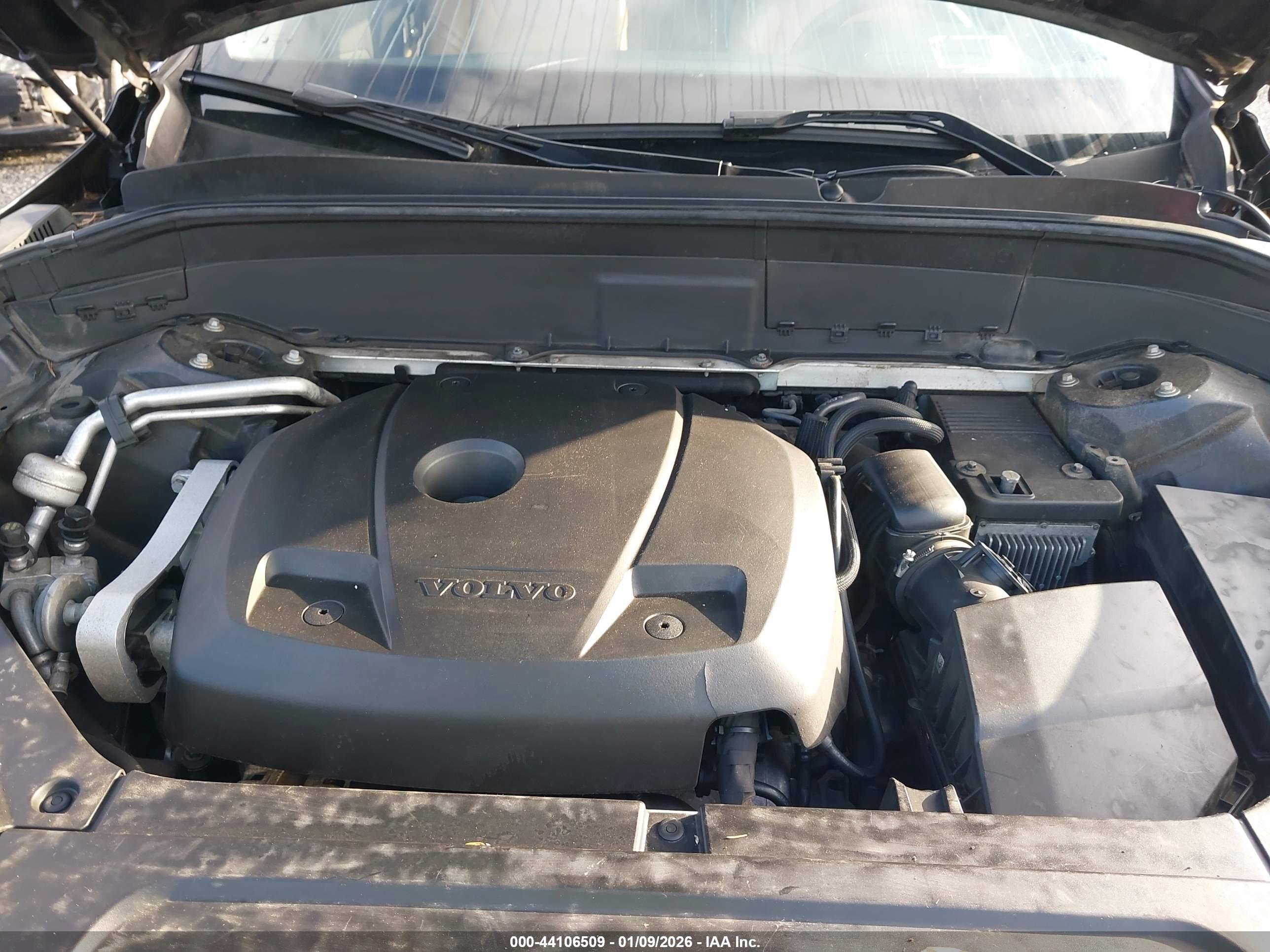VOLVO XC90 image 10