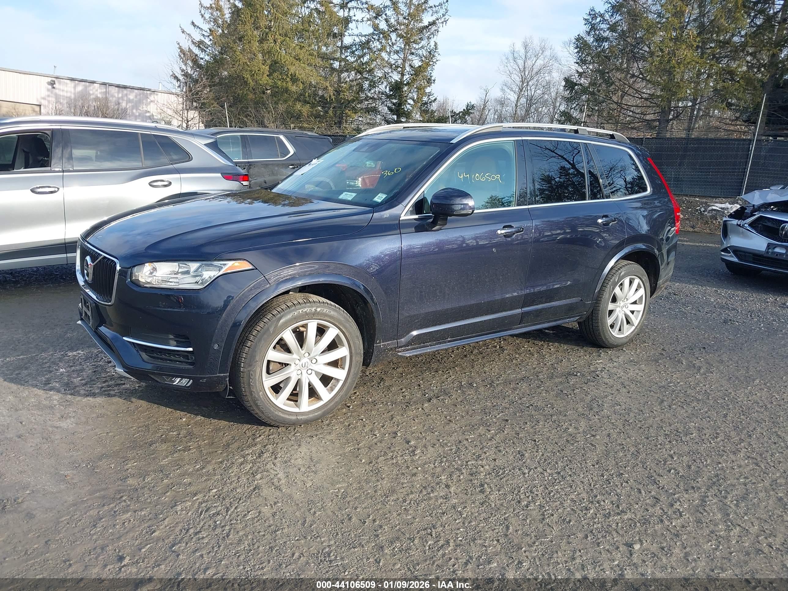 VOLVO XC90 image 2