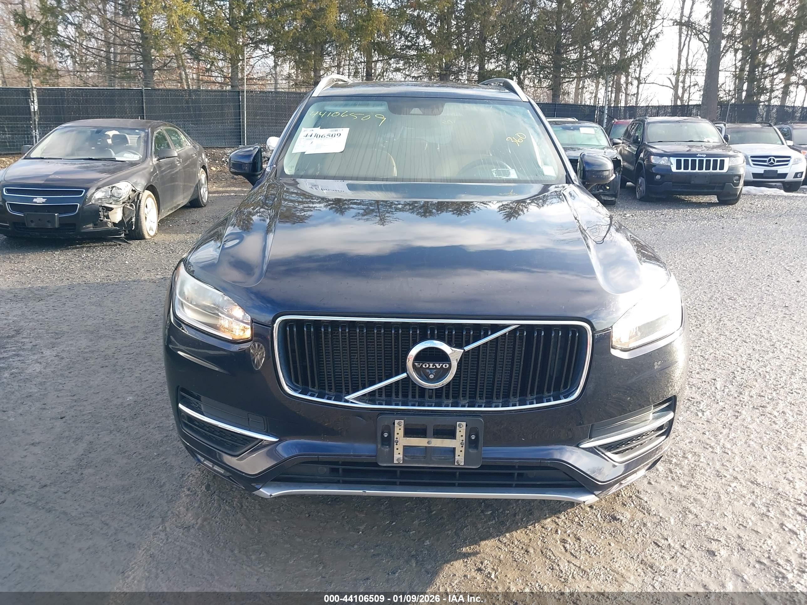 VOLVO XC90 image 6
