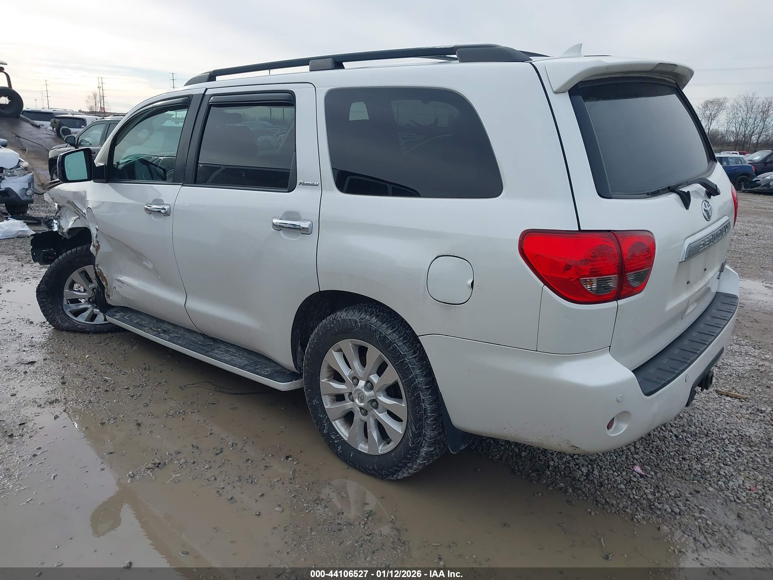 TOYOTA SEQUOIA image 3