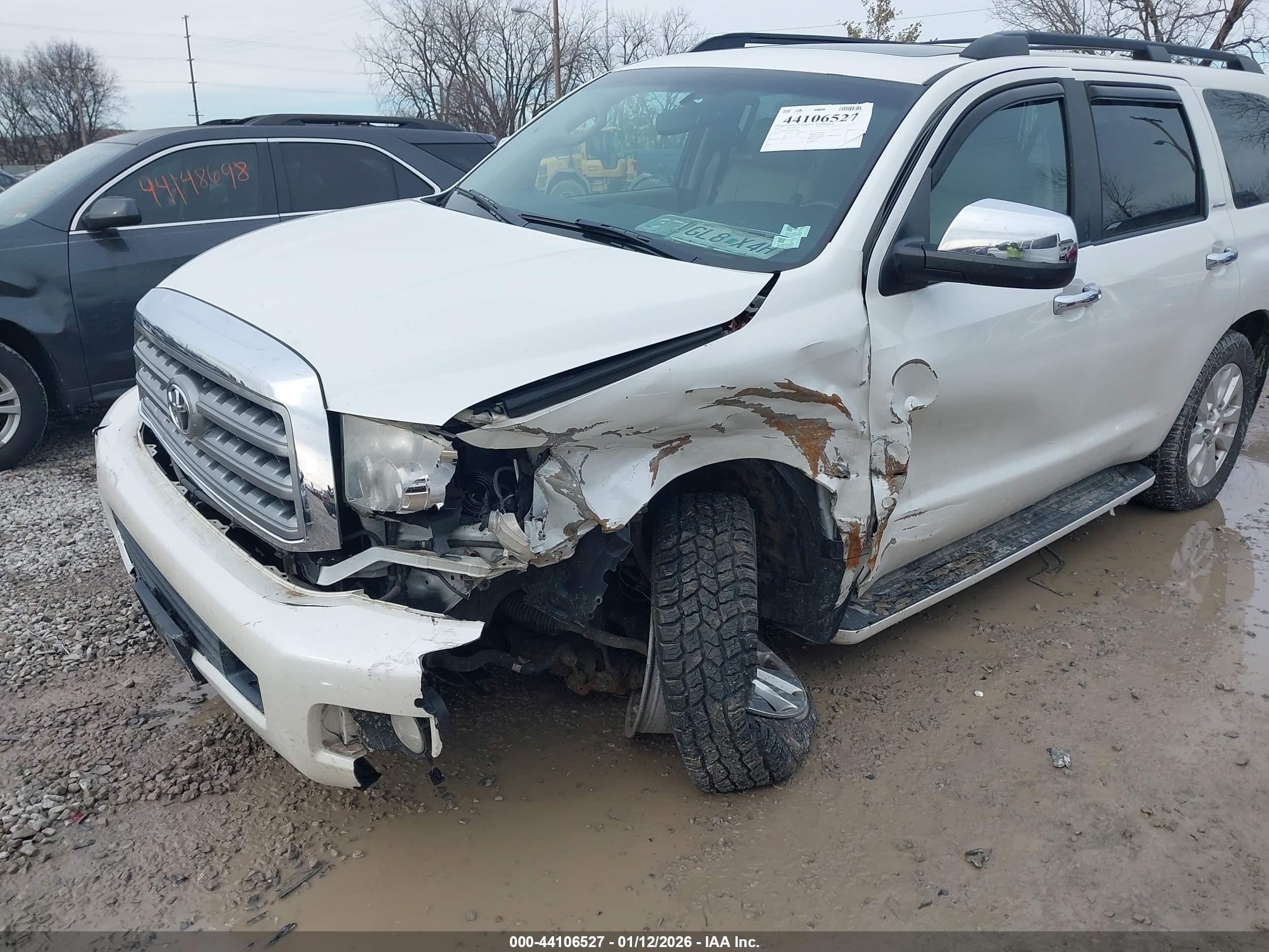 TOYOTA SEQUOIA image 6