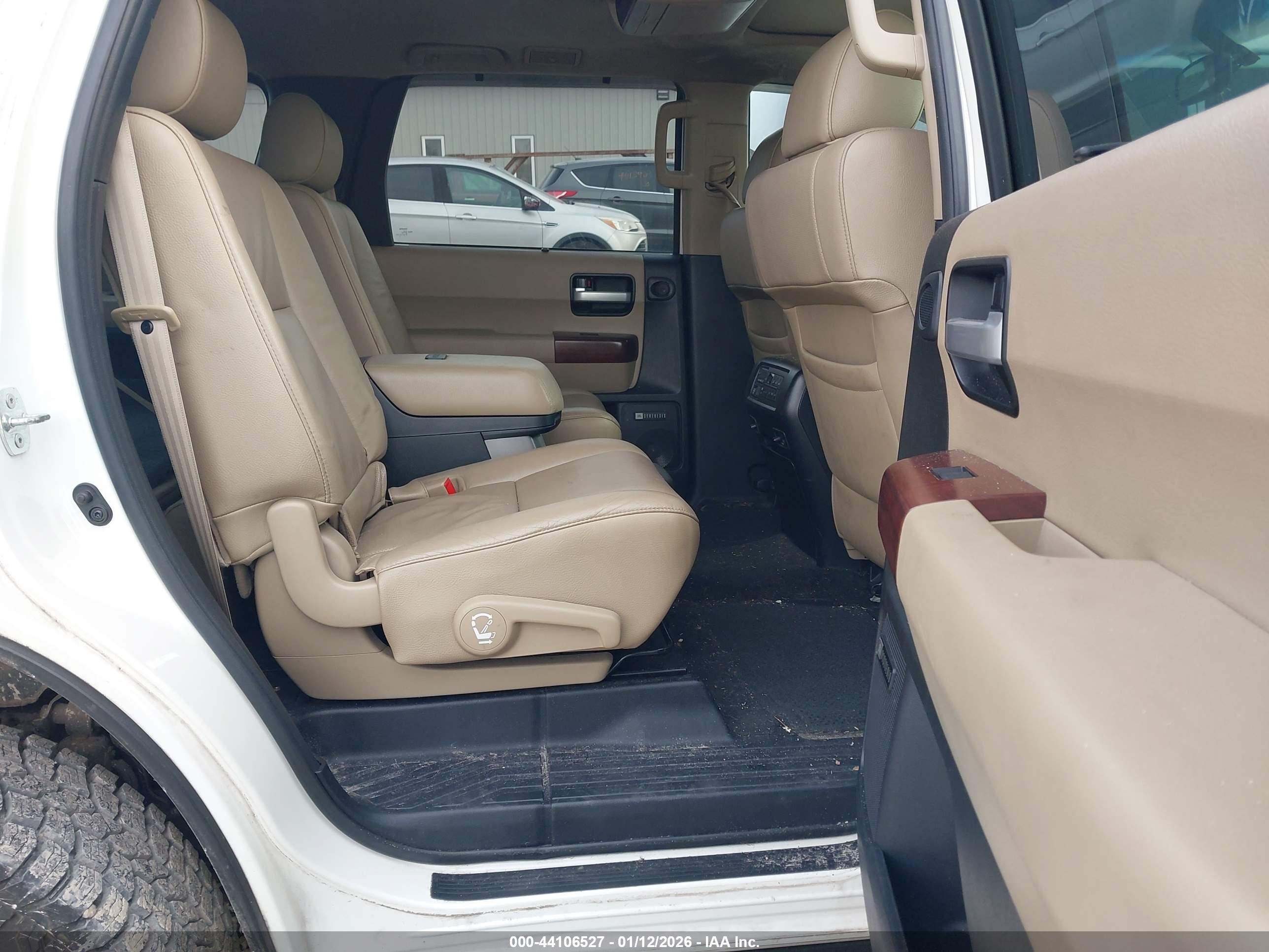 TOYOTA SEQUOIA image 8