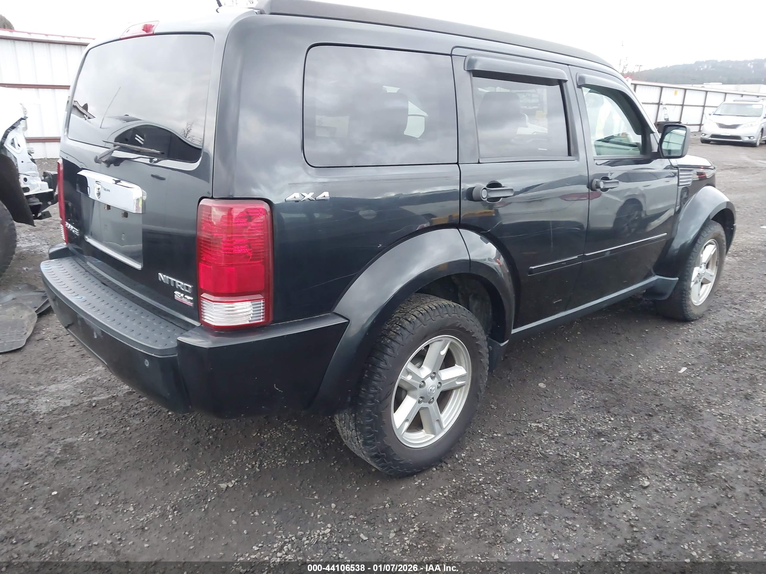 DODGE NITRO image 4