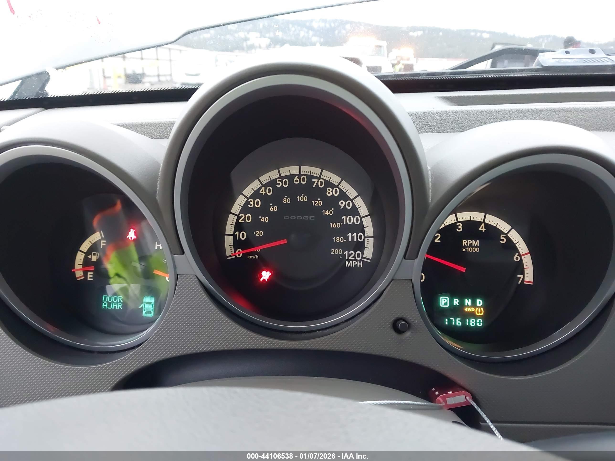 DODGE NITRO image 7