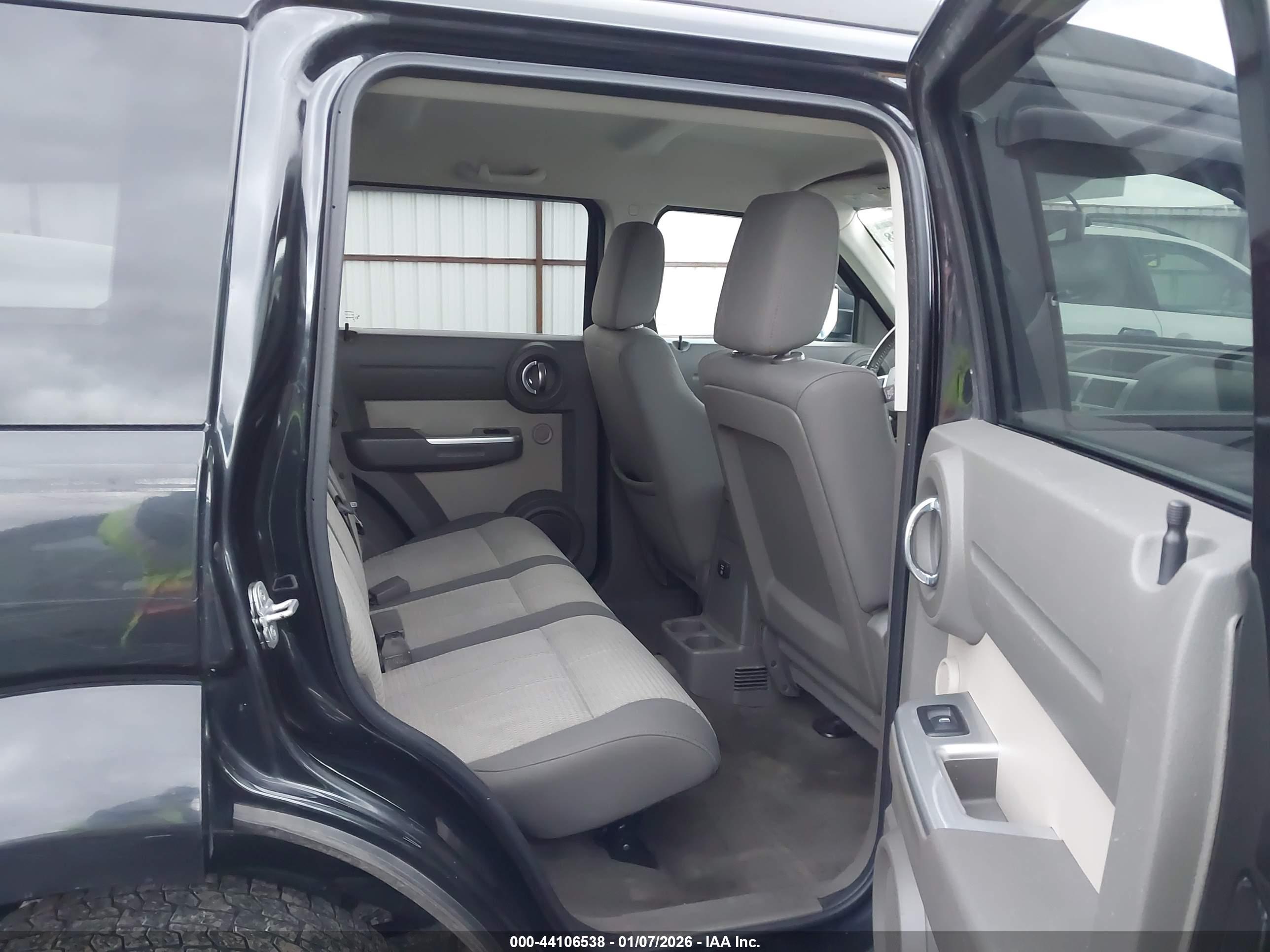 DODGE NITRO image 8
