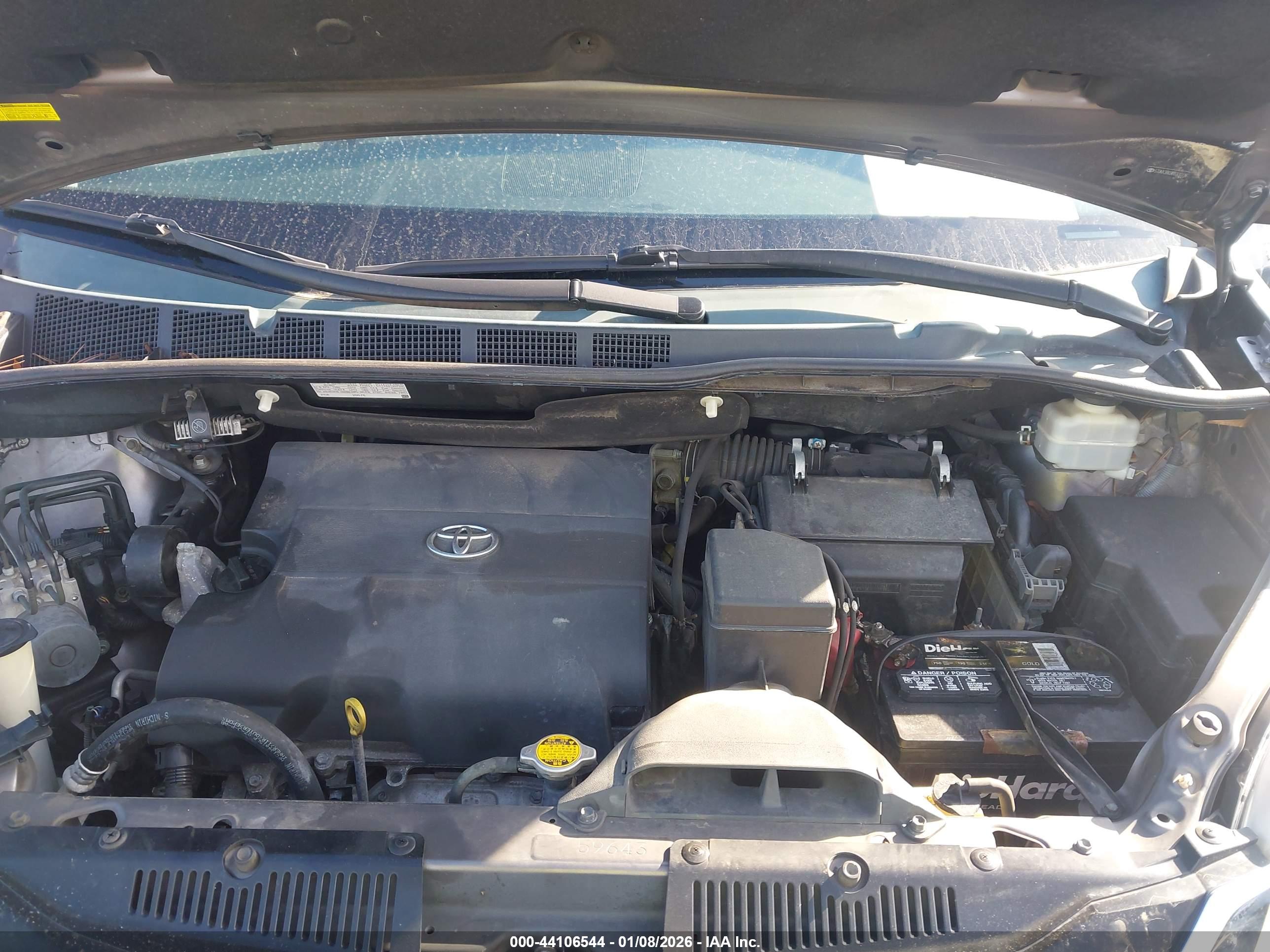 TOYOTA SIENNA image 10
